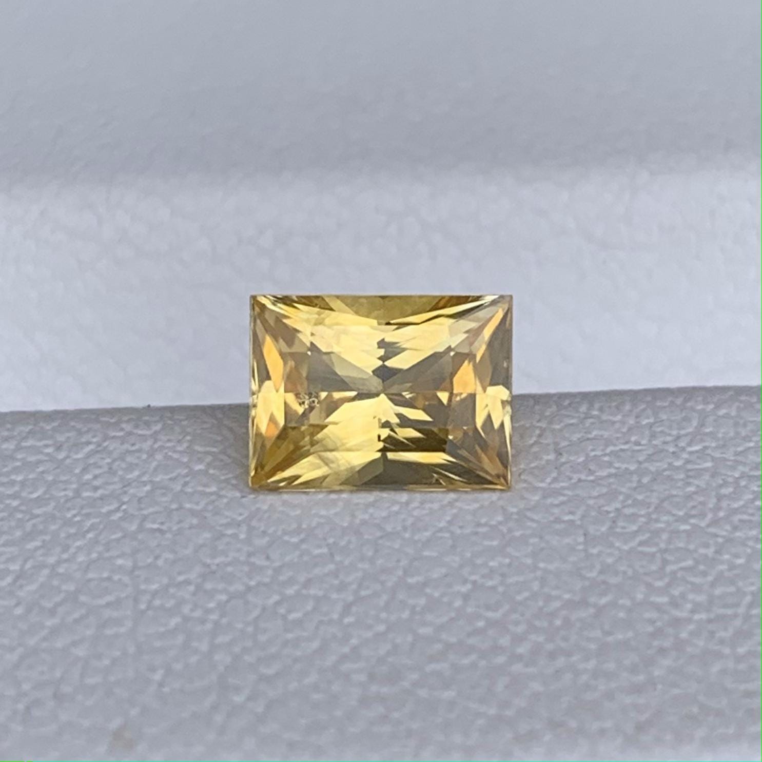 Yellow Sapphire 1.03ct Heated  Natural Loose Gemstone for Jewelry Making - Baza Boutique