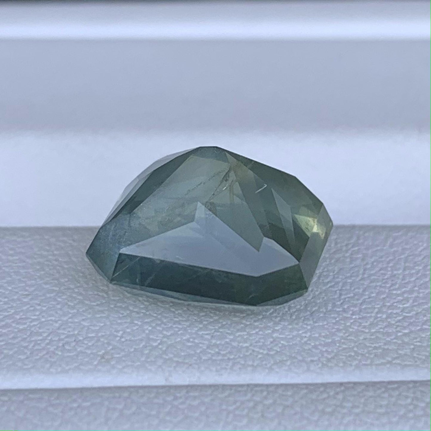 Unheated 10.64ct Natural Green Sapphire Loose Gemstone - Baza Boutique