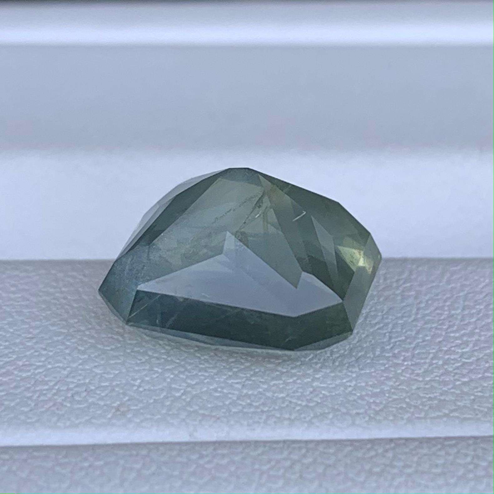 Unheated 10.64ct Natural Green Sapphire Loose Gemstone - Baza Boutique