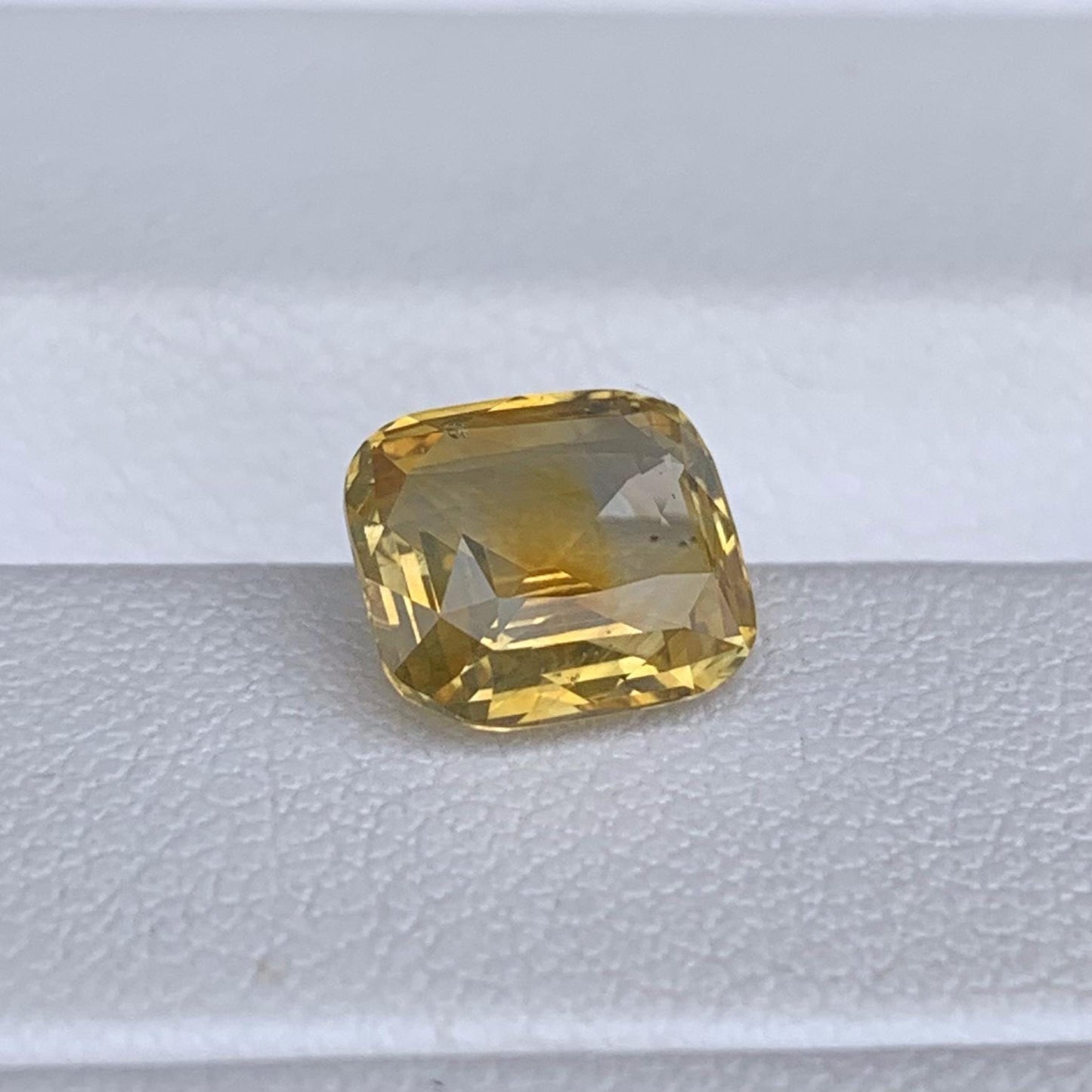 Yellow Sapphire 2.39 ct Heated  Natural Loose Gemstone for Jewelry Making - Baza Boutique