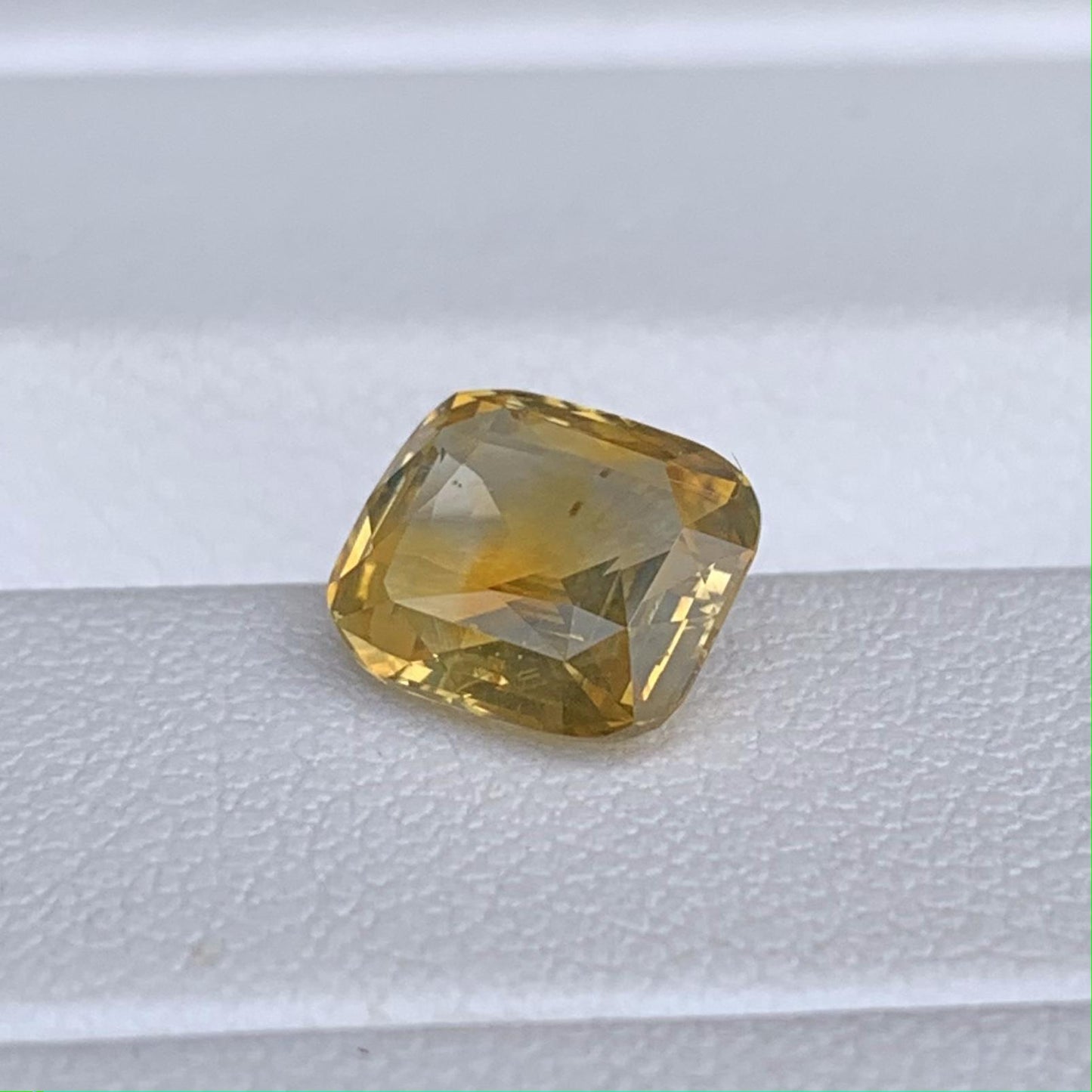 Yellow Sapphire 2.39 ct Heated  Natural Loose Gemstone for Jewelry Making - Baza Boutique