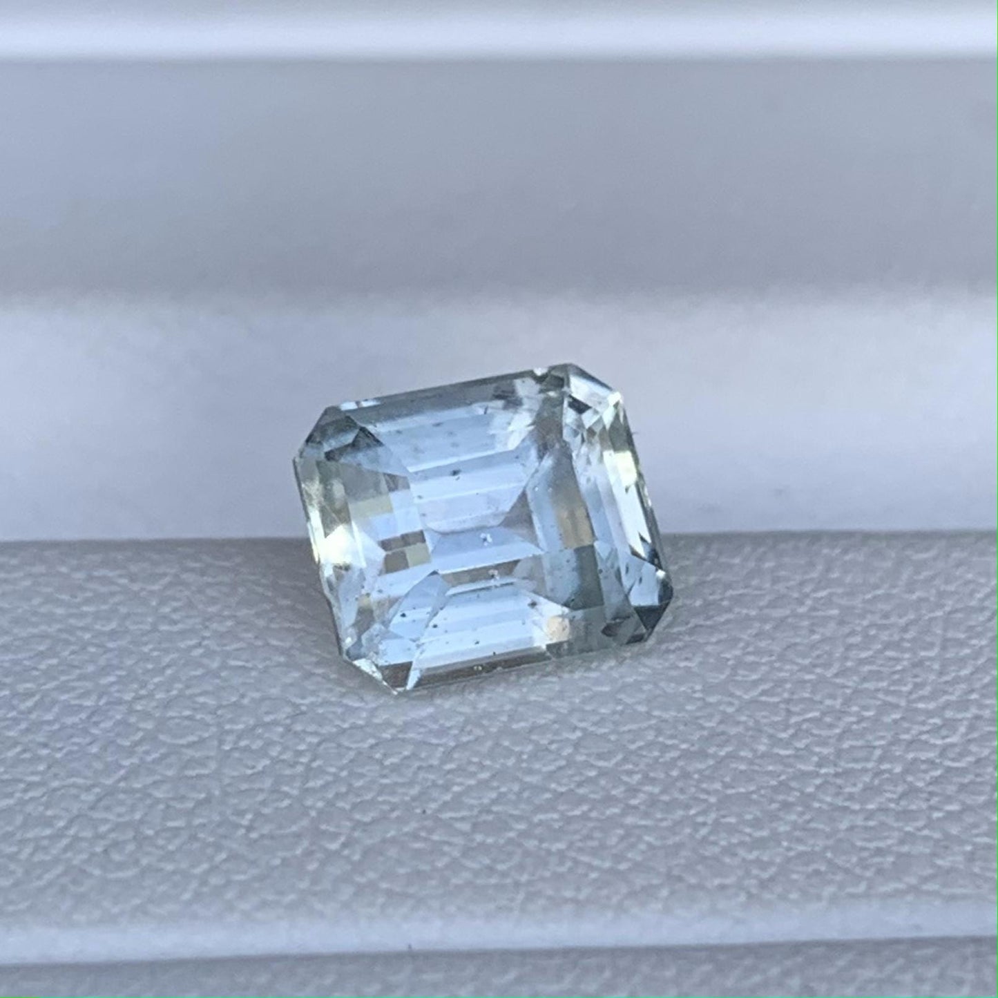 Natural Ceylon White Sapphire 2.60ct - (N) - Baza Boutique
