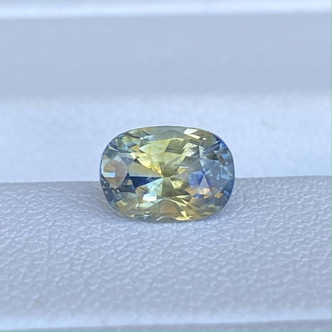 Rare Bi Color Sapphire 1.45ct (H) - Baza Boutique