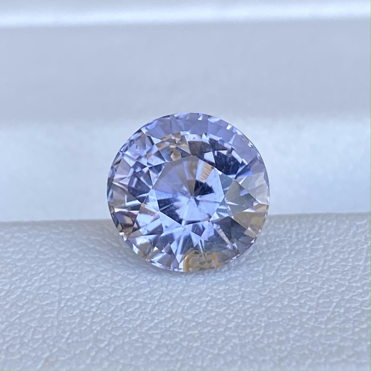 Natural Lavender Spinel 3.88ct - (UH) - Baza Boutique