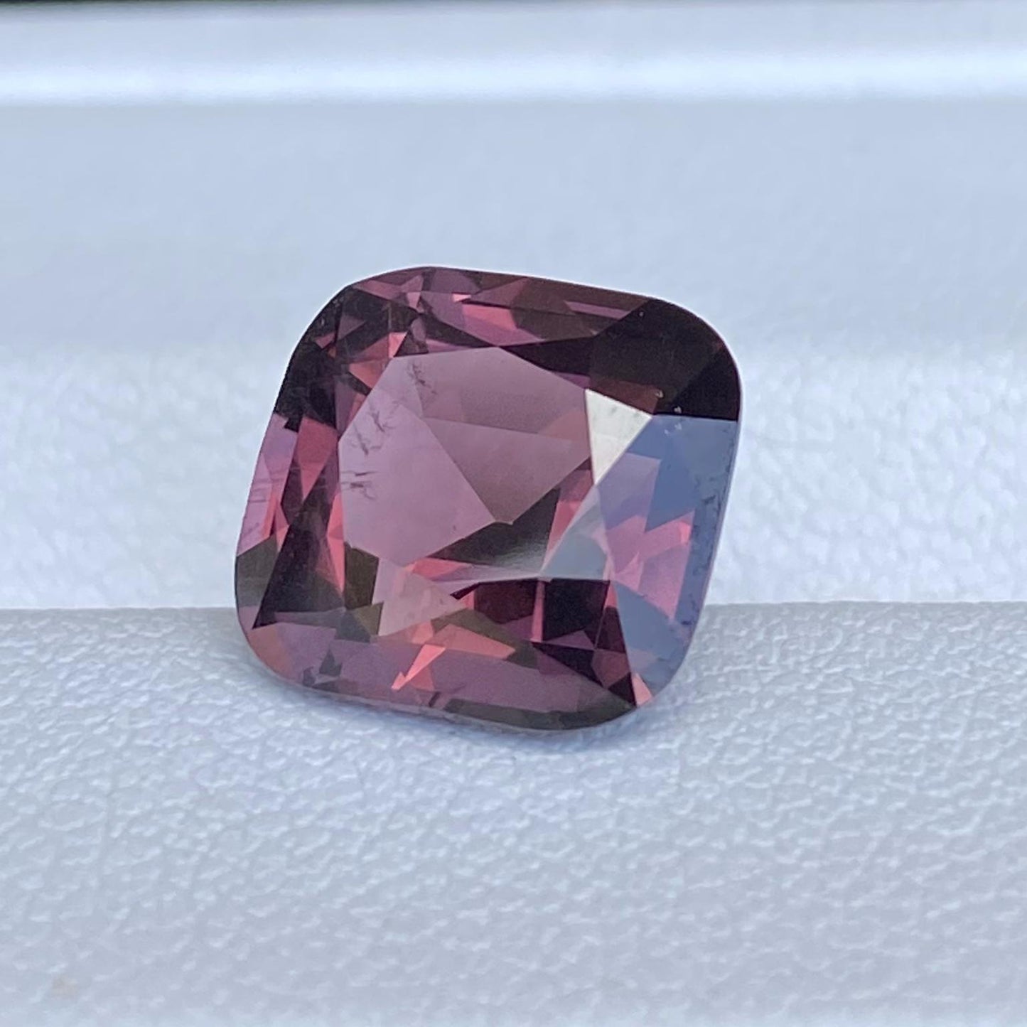 Natural Spinel from Tanzania 4.29ct - (UH) - Baza Boutique