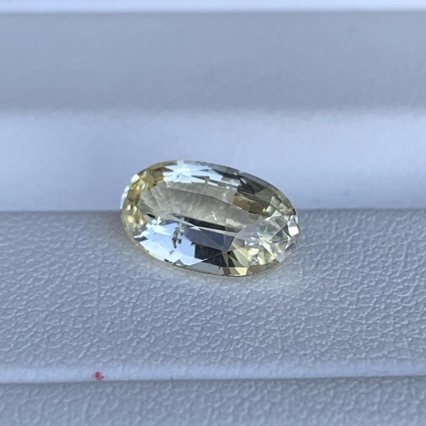 Natural Tiffany Yellow Sapphire 2.22ct - (UH) - Baza Boutique