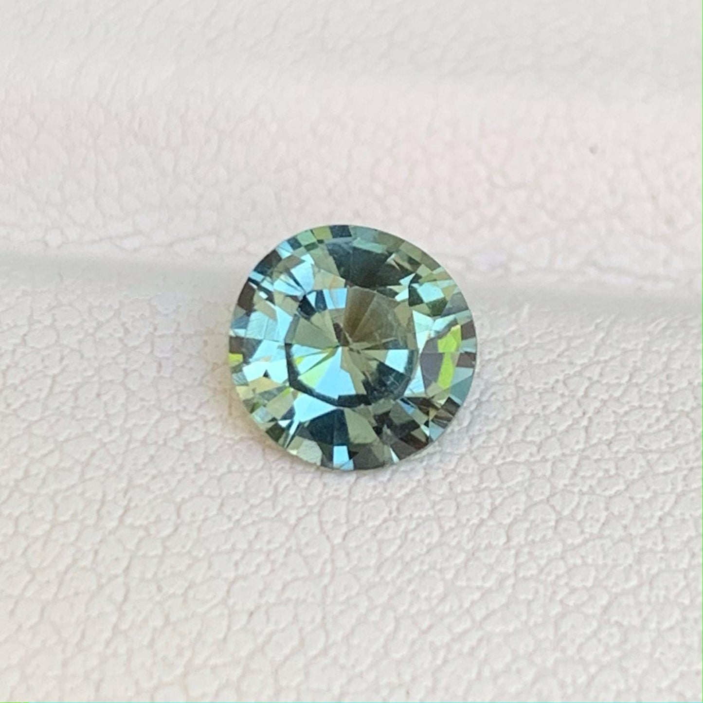 Natural Ceylon Peacock Teal Sapphire 1.30ct - (UH) - Baza Boutique