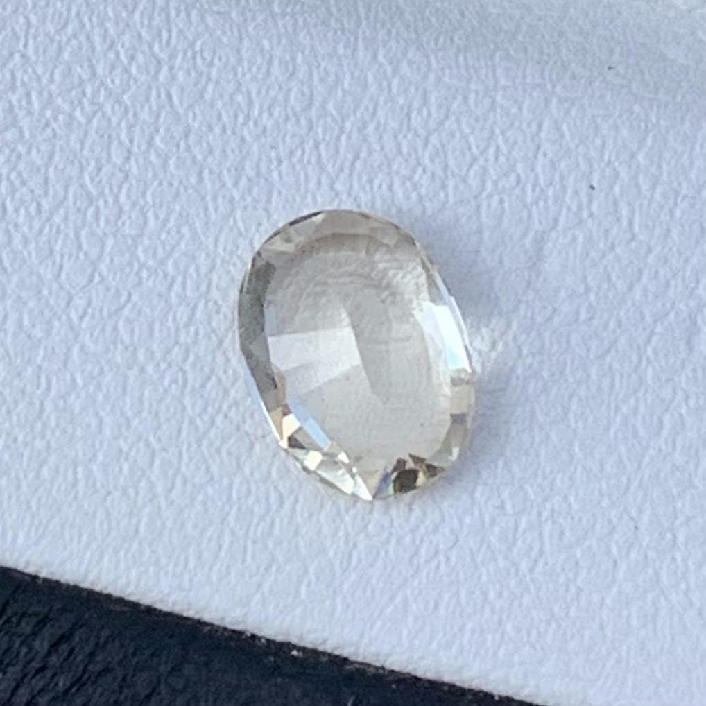 Natural Tiffany Peach Sapphire 1.67ct - (UH) - Baza Boutique