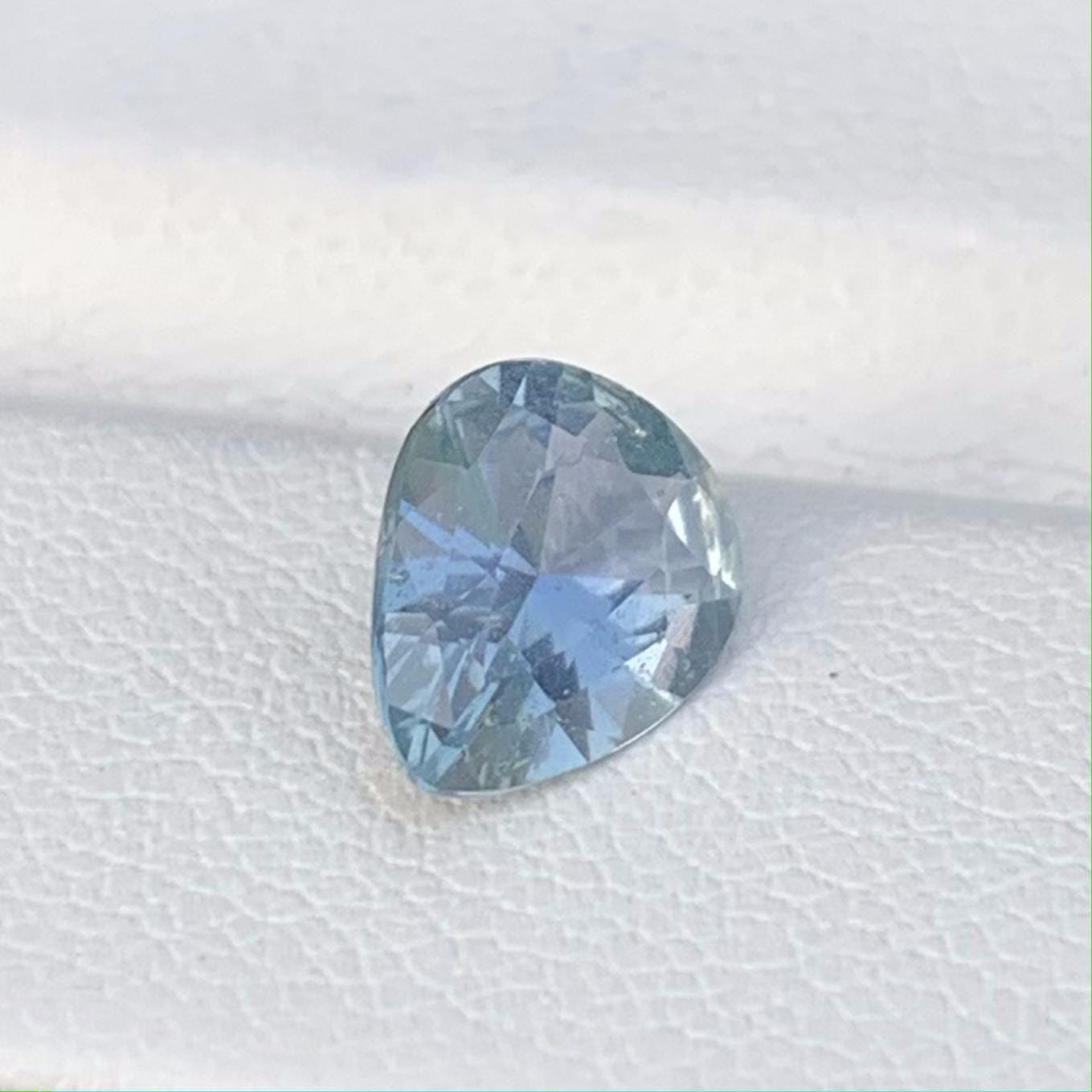 SkyBlue Ceylon Sapphire 2.02ct - (H)
