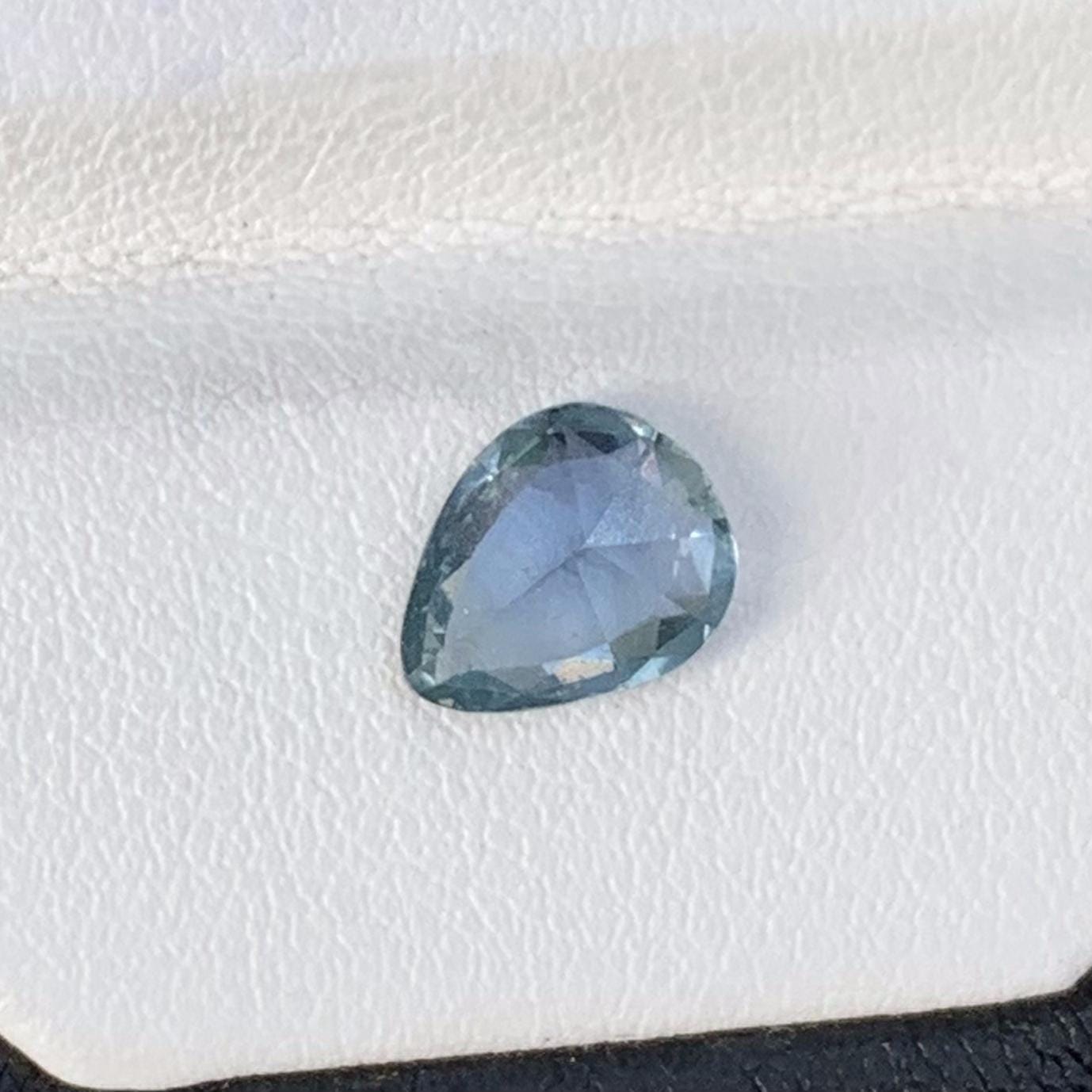SkyBlue Ceylon Sapphire 2.02ct - (H)