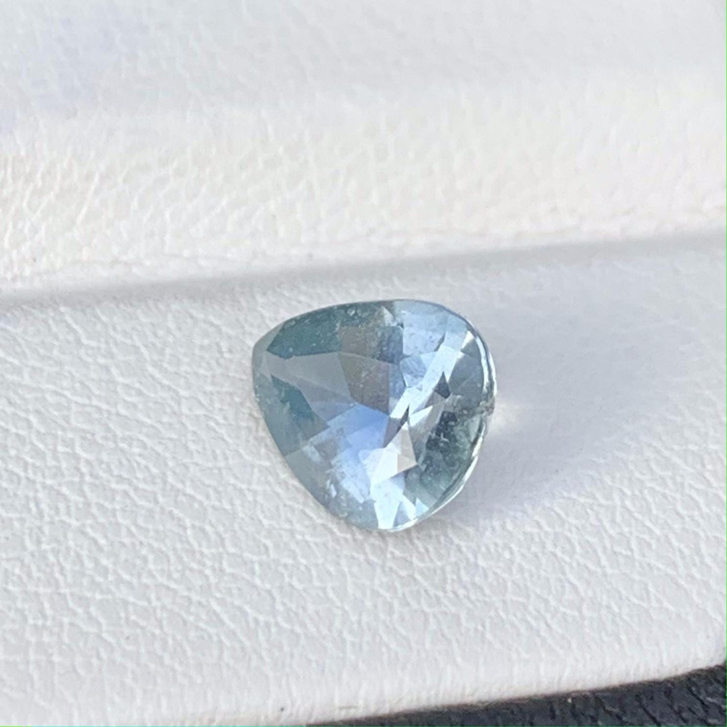 SkyBlue Ceylon Sapphire 2.02ct - (H)