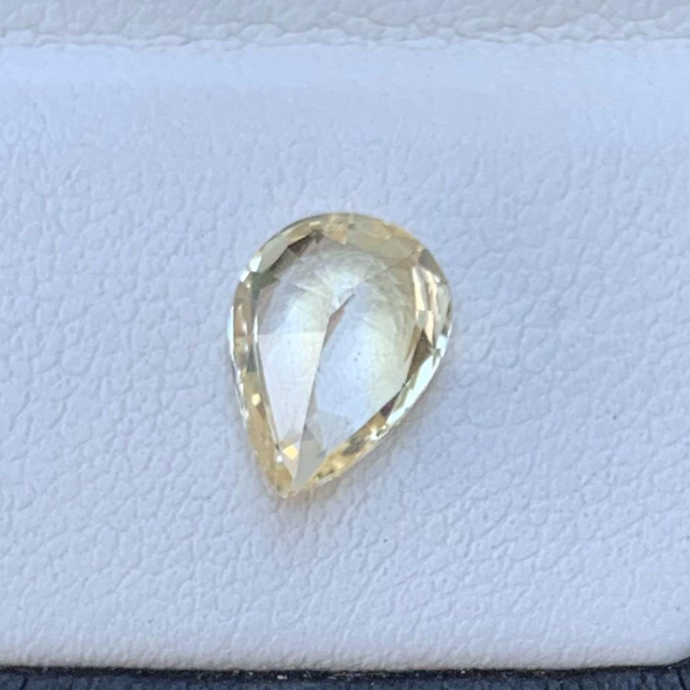 Natural Champagne Peach Sapphire 1.35ct - (H) - Baza Boutique