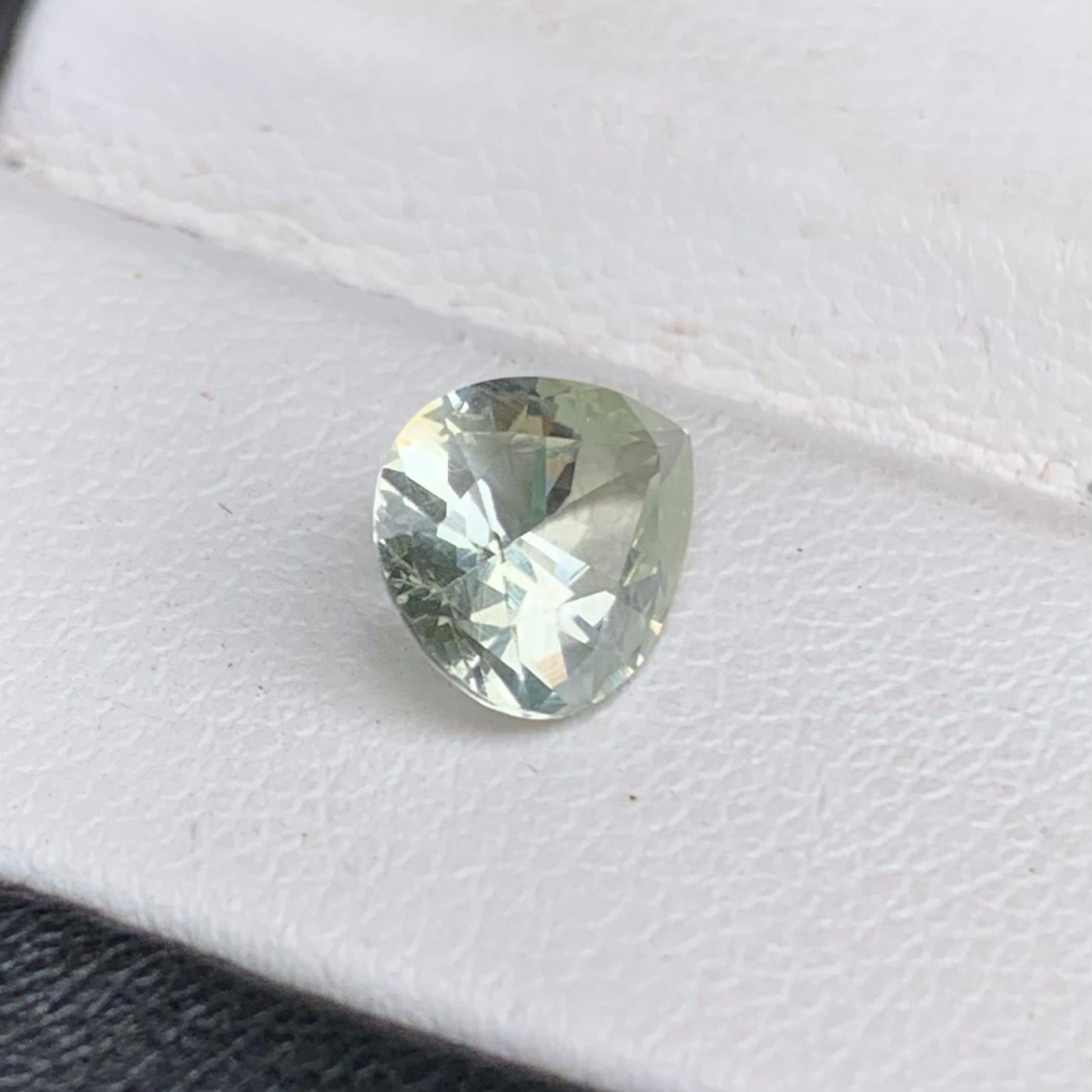 Natural Mint Green Sapphire 1.59ct (UH) - Baza Boutique