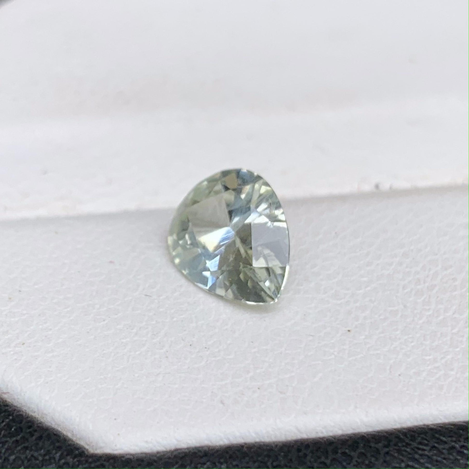Natural Mint Green Sapphire 1.59ct (UH) - Baza Boutique