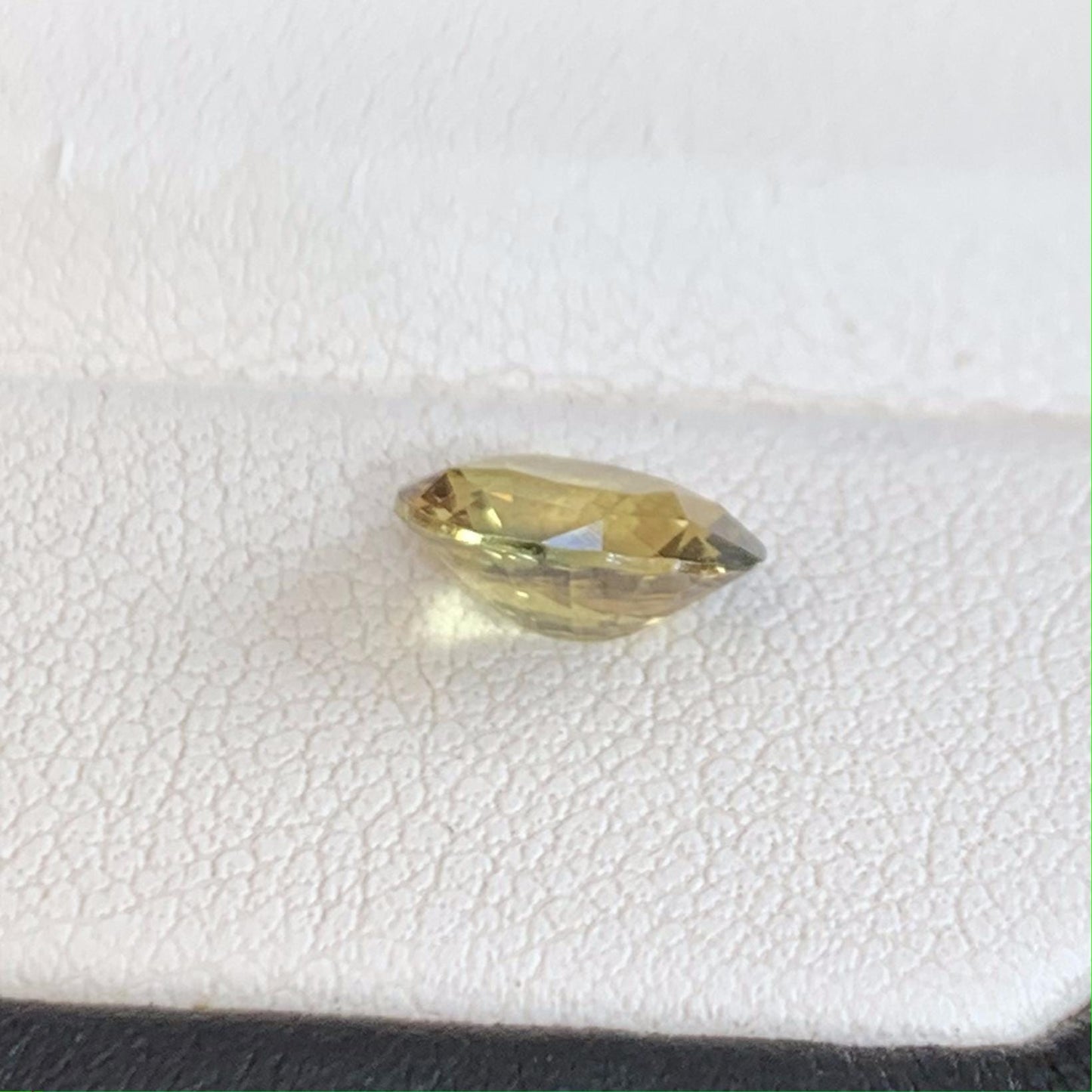 Natural Green Sapphire 1.48ct - (H) - Baza Boutique