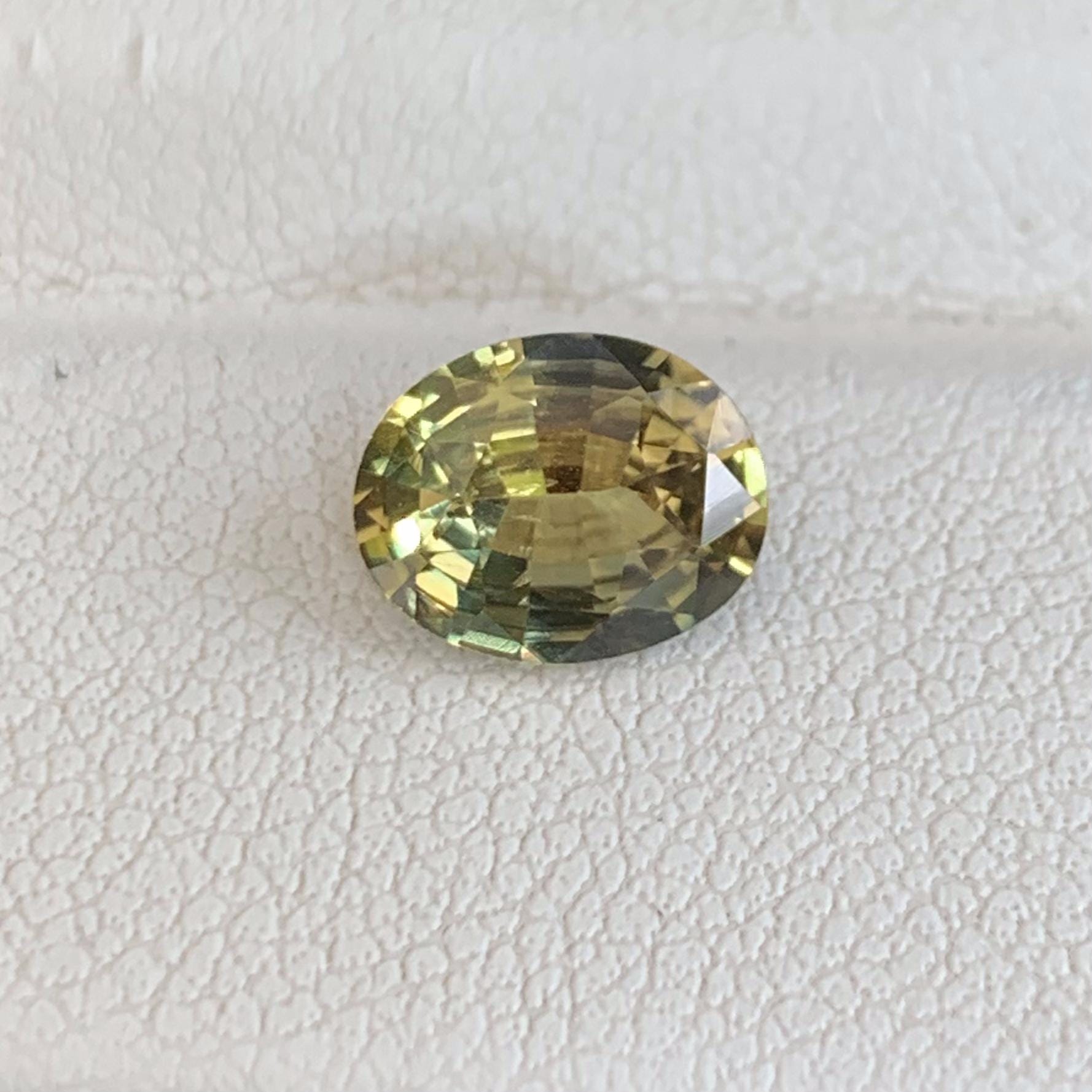 Natural Green Sapphire 1.48ct - (H) - Baza Boutique