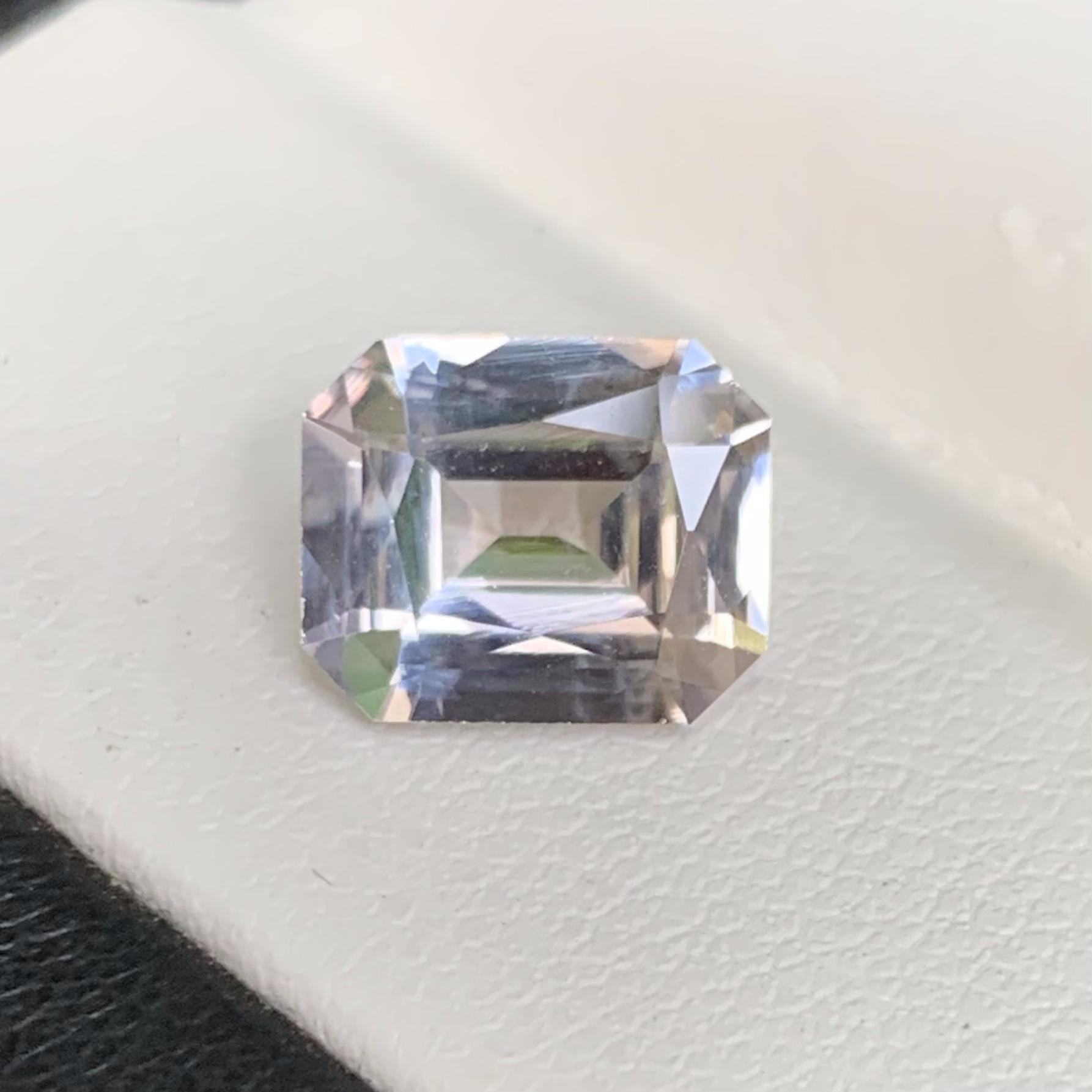 Natural Peach Sapphire 3.08ct - (H) - Baza Boutique