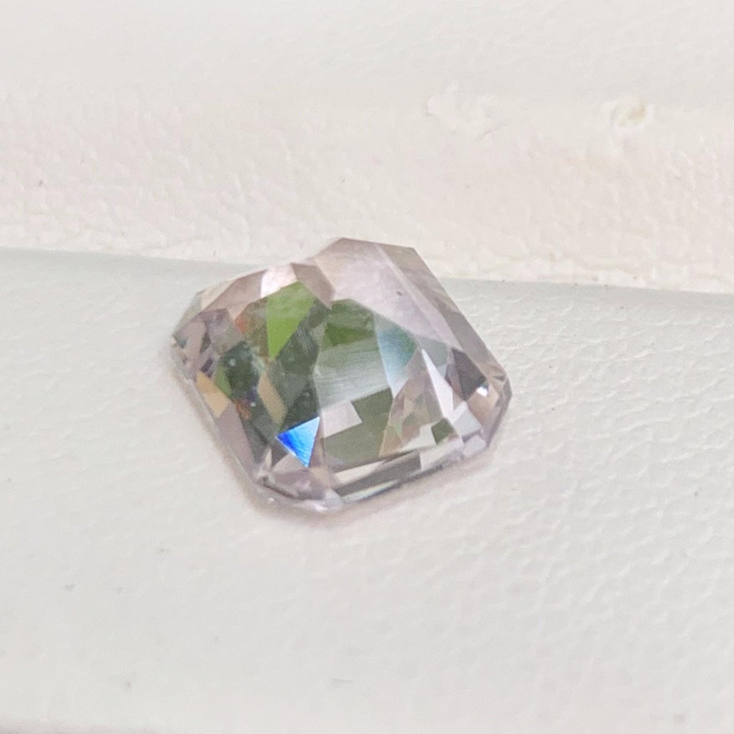 Natural Peach Sapphire 3.08ct - (H) - Baza Boutique