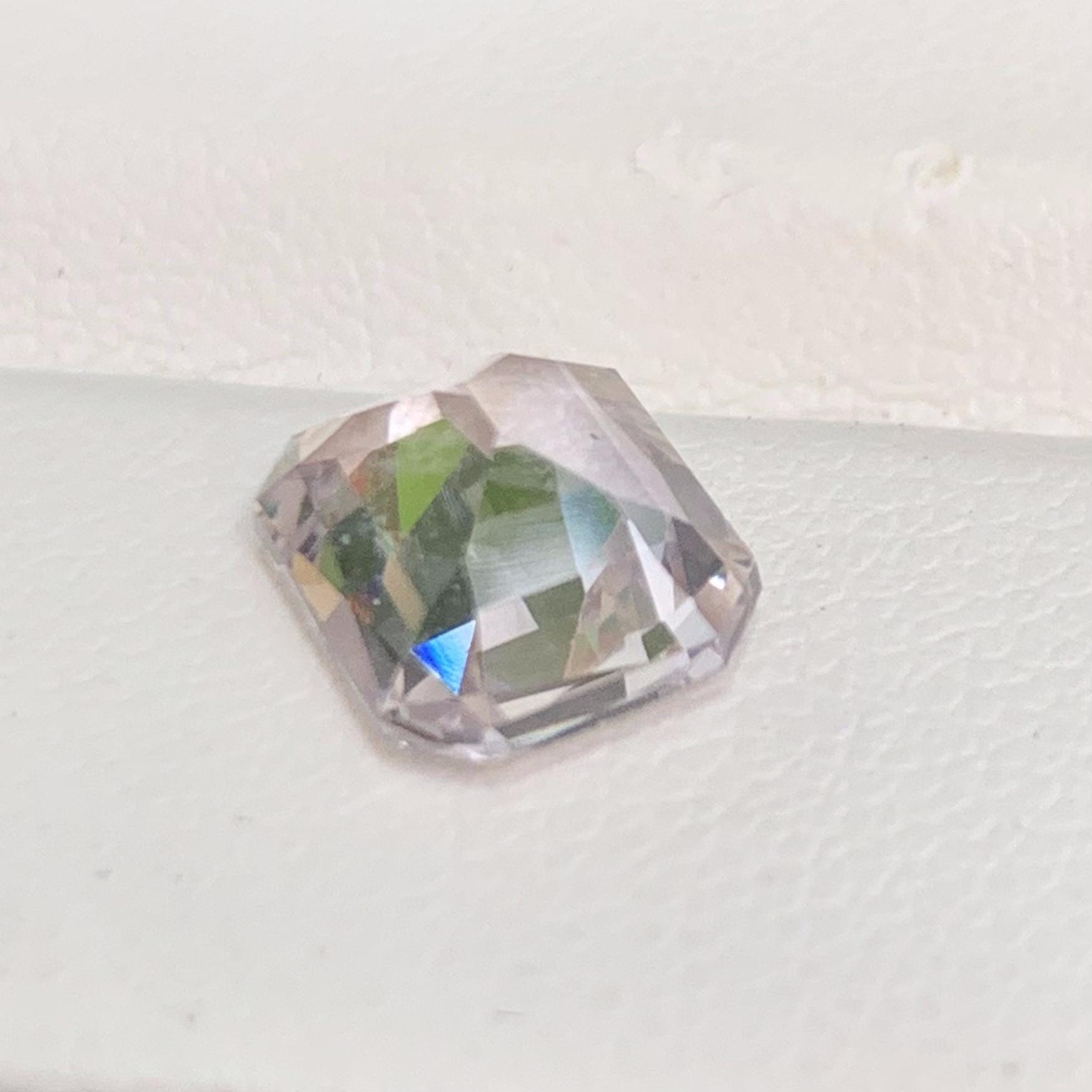 Natural Peach Sapphire 3.08ct - (H) - Baza Boutique