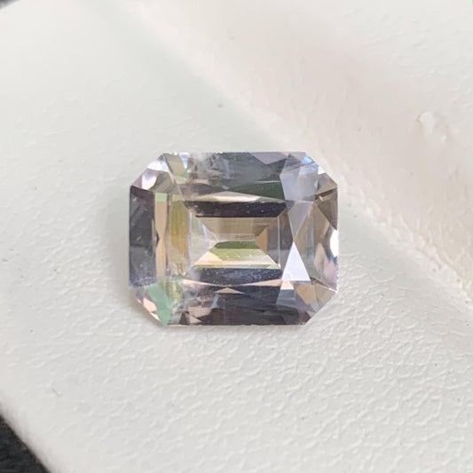 Natural Peach Sapphire 3.08ct - (H) - Baza Boutique