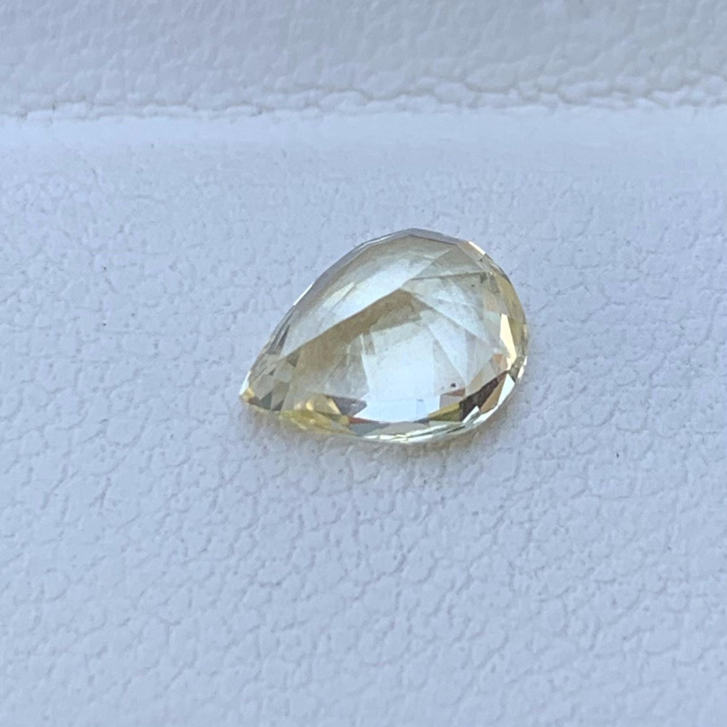 Natural Tiffany Yellow Sapphire 1.34ct - (H) - Baza Boutique