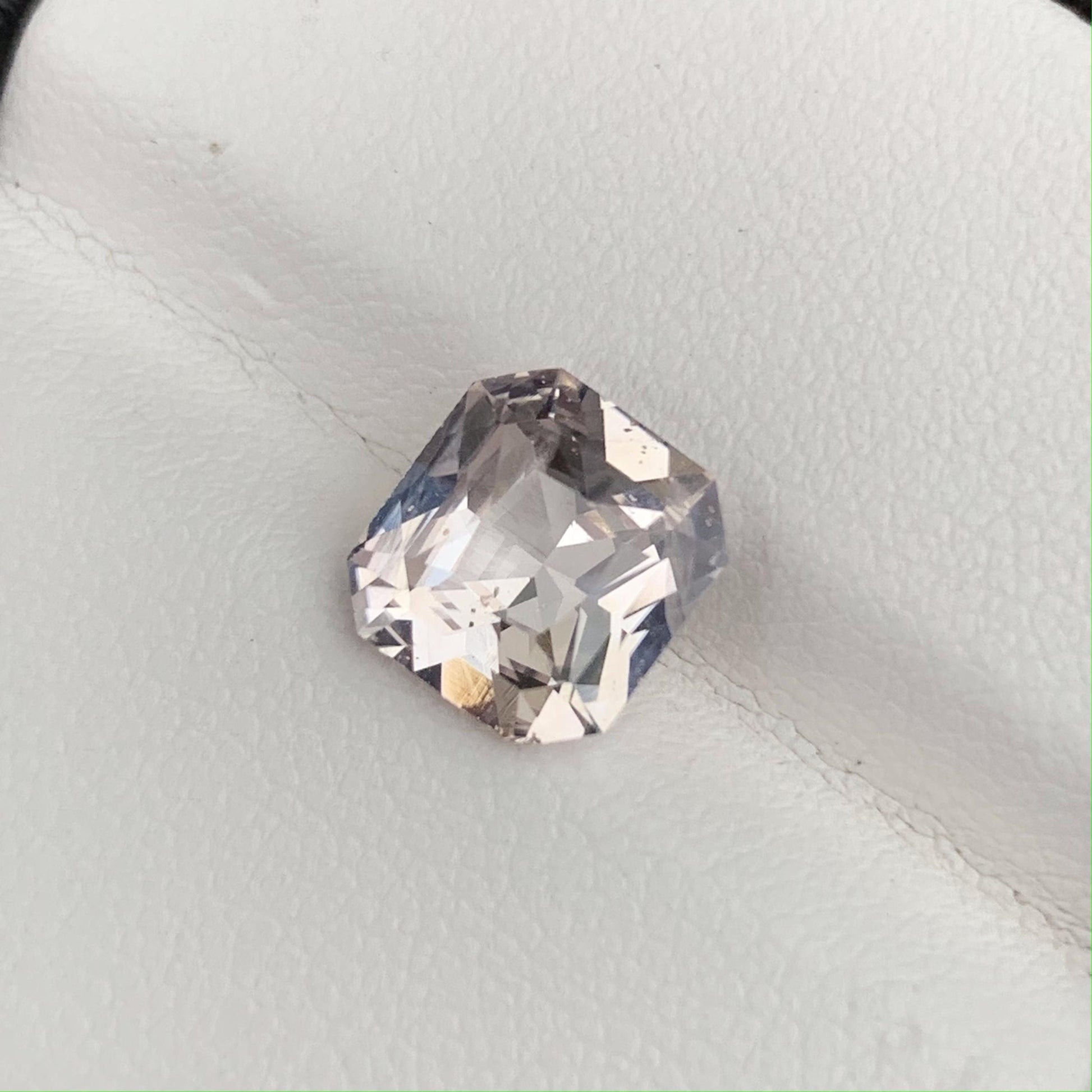 Natural Peach Sapphire 3.27ct - (H) - Baza Boutique