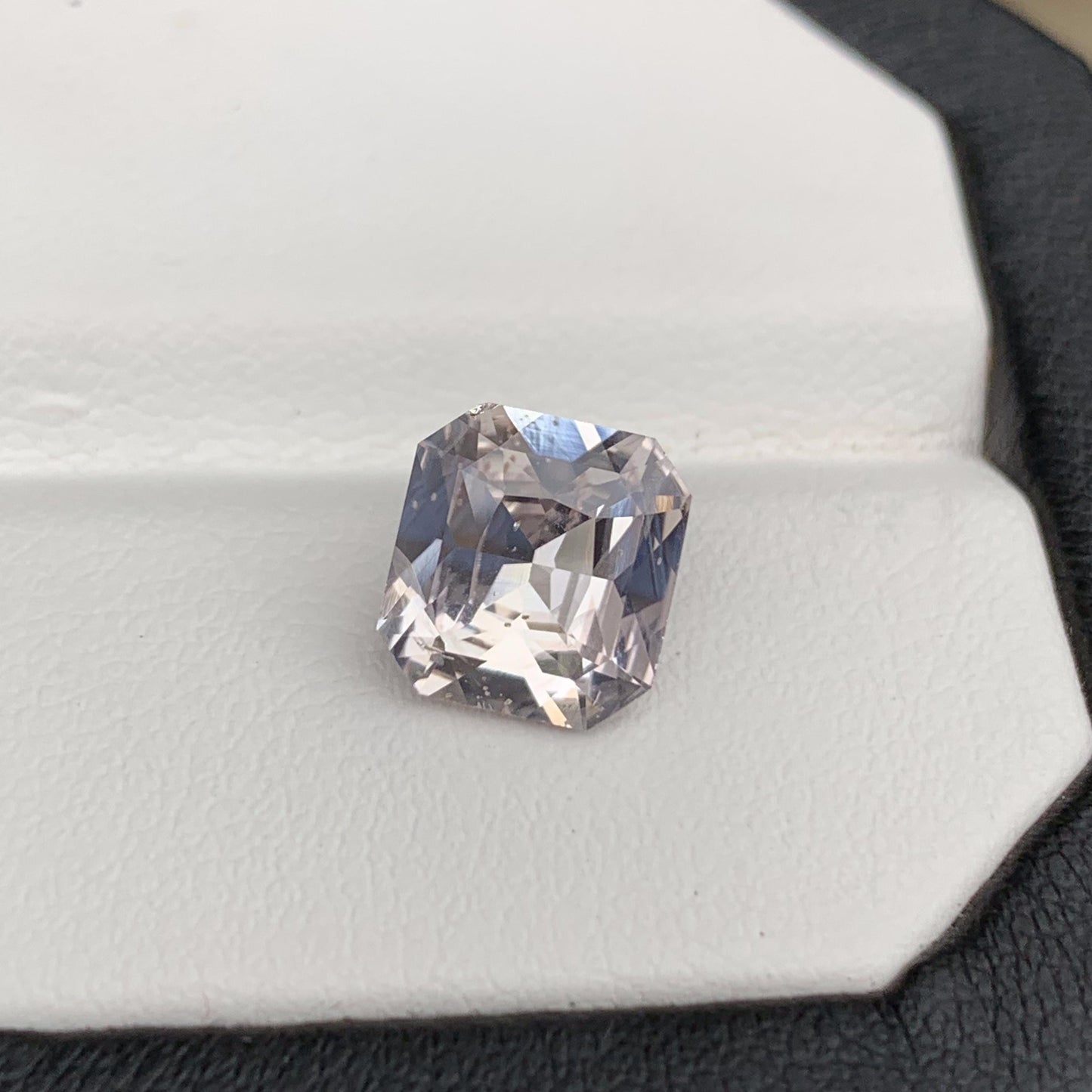 Natural Peach Sapphire 3.27ct - (H) - Baza Boutique