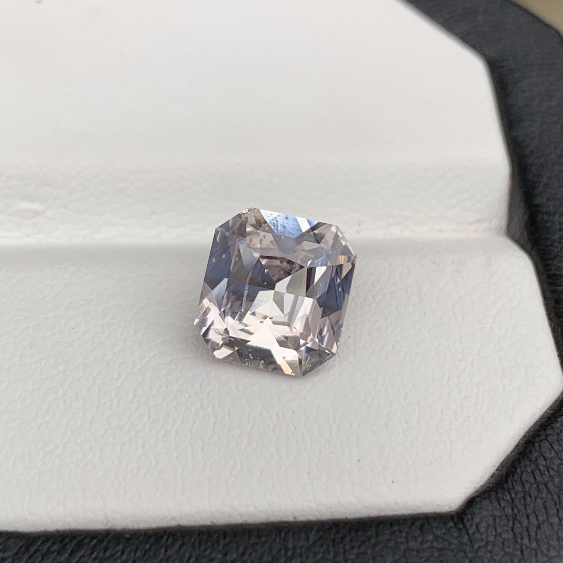 Natural Peach Sapphire 3.27ct - (H) - Baza Boutique