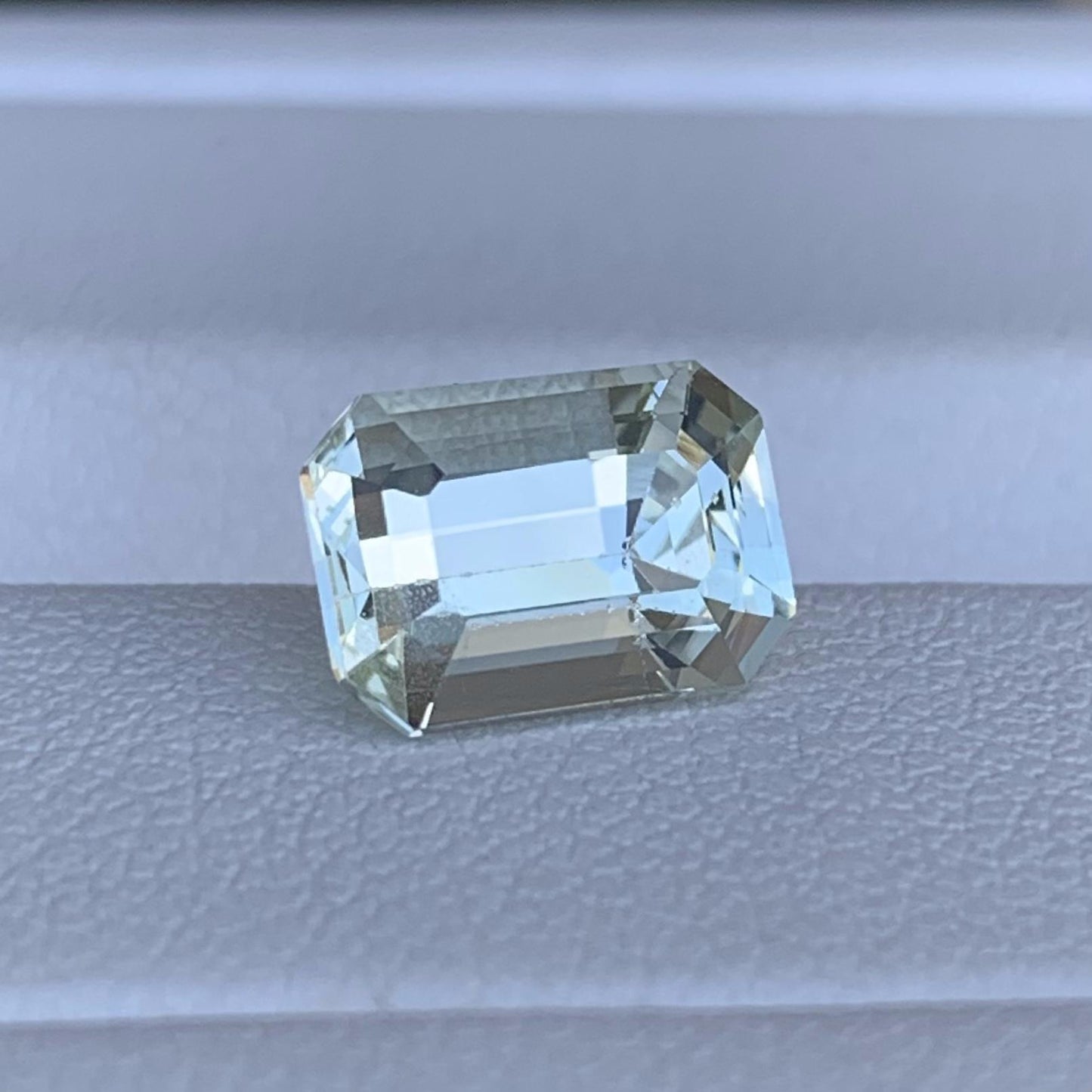 Natural Chrysoberyl 2.62ct - (UH) - Baza Boutique
