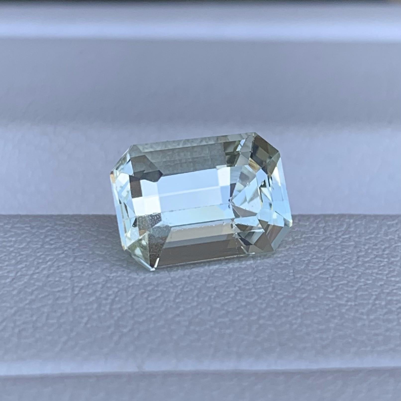 Natural Chrysoberyl 2.62ct - (UH) - Baza Boutique