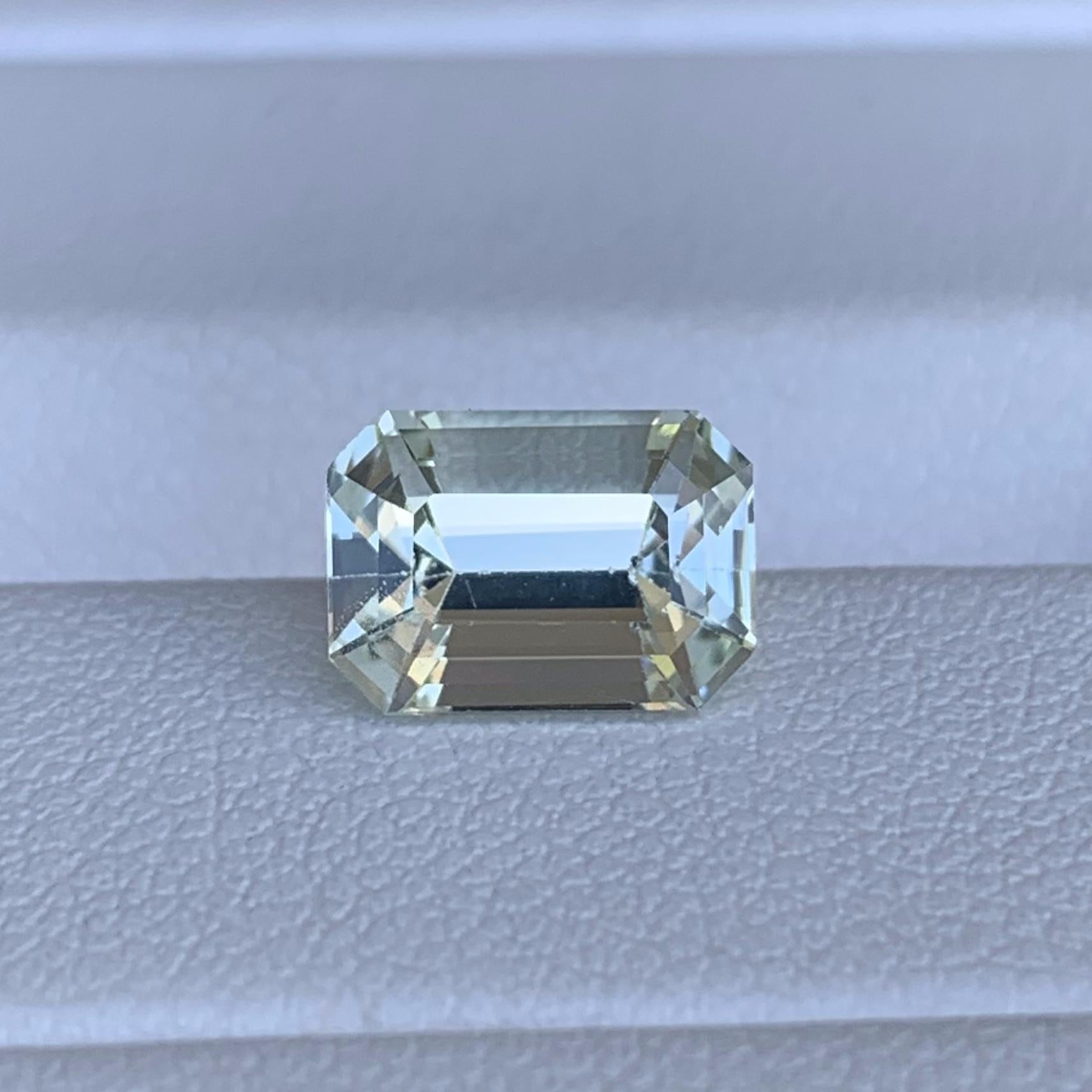 Natural Chrysoberyl 2.62ct - (UH) - Baza Boutique