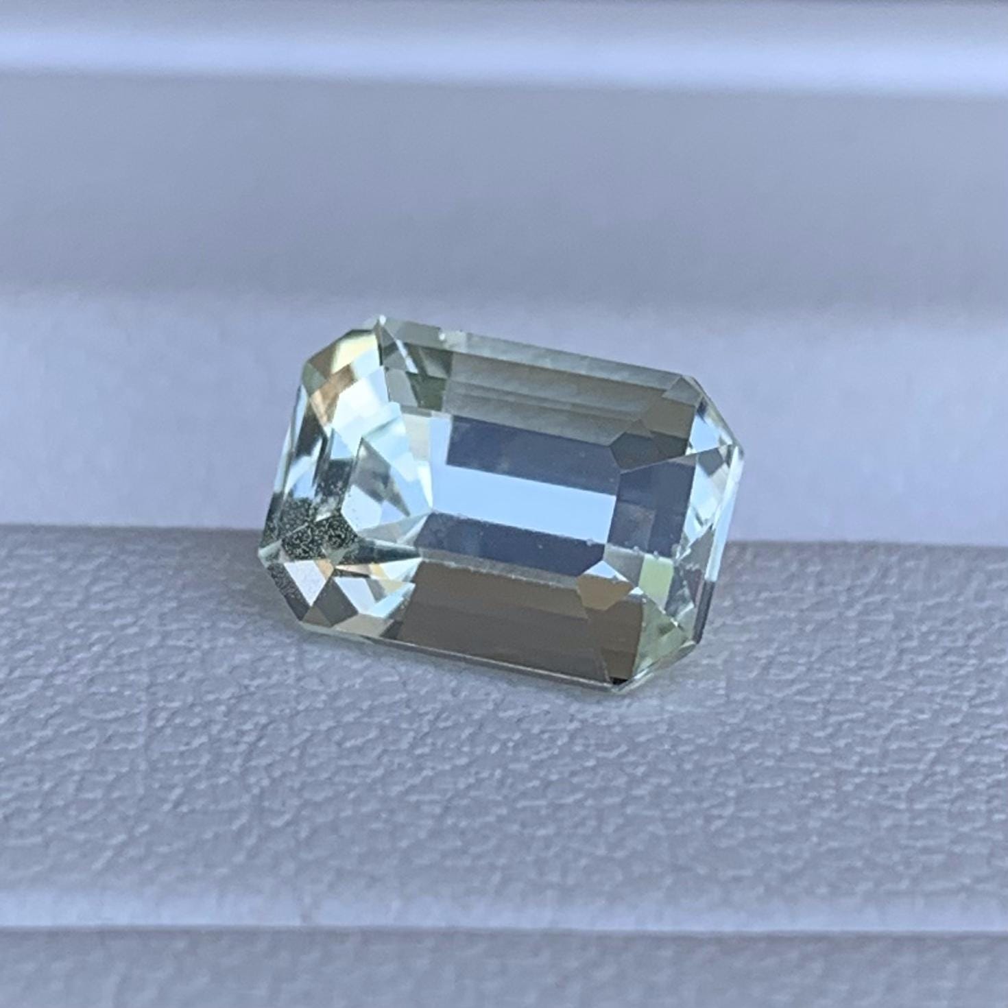 Natural Chrysoberyl 2.62ct - (UH) - Baza Boutique