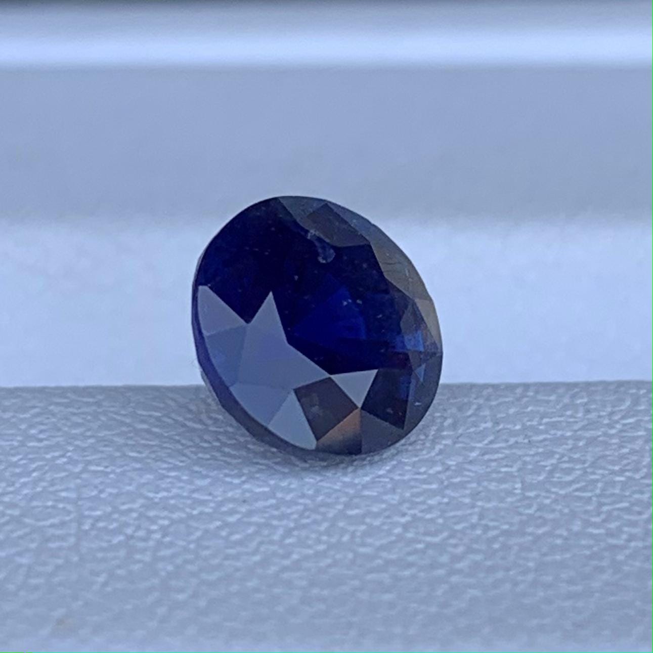 Ceylon Royal Blue Sapphire 2.05ct - (UH) - Baza Boutique