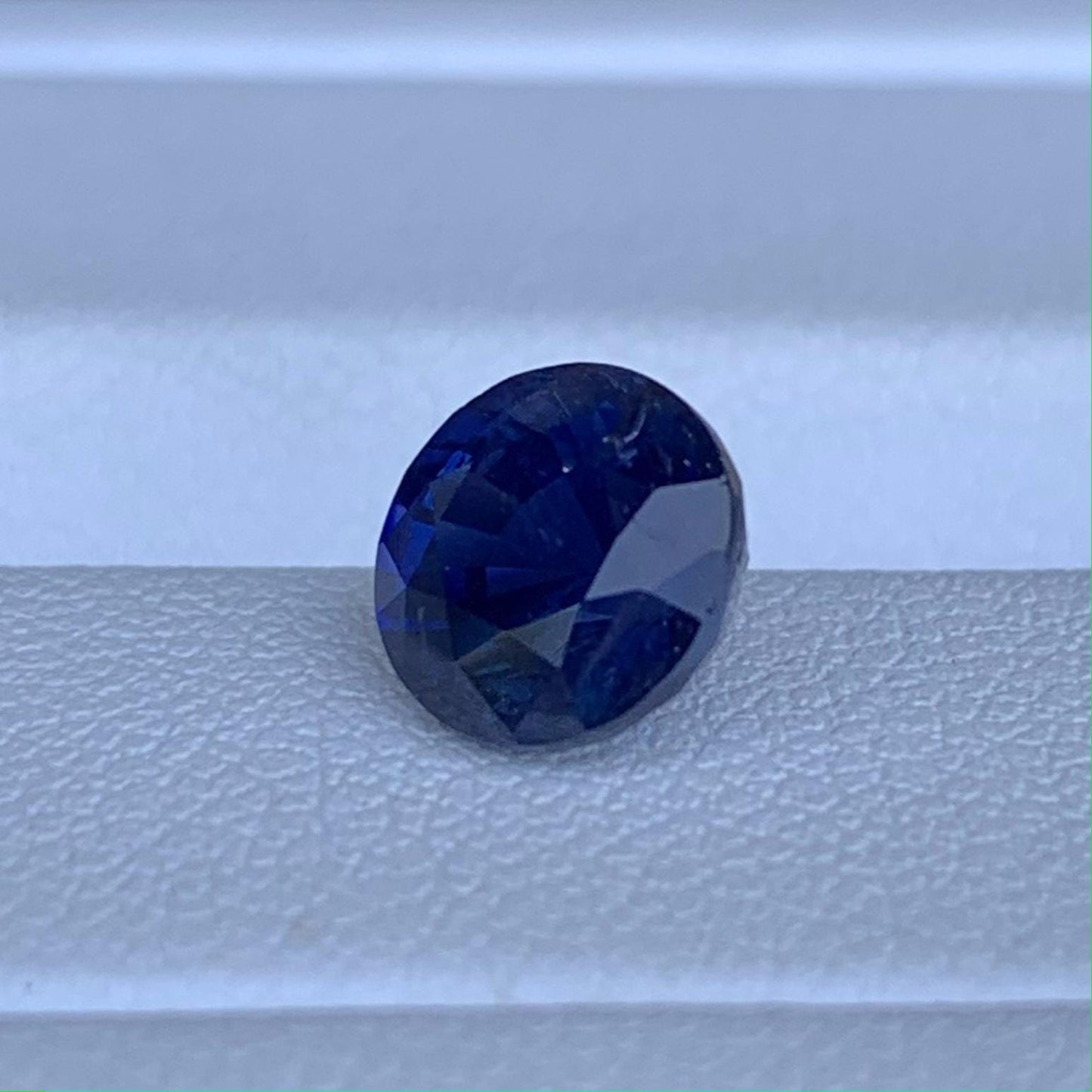 Ceylon Royal Blue Sapphire 2.05ct - (UH) - Baza Boutique