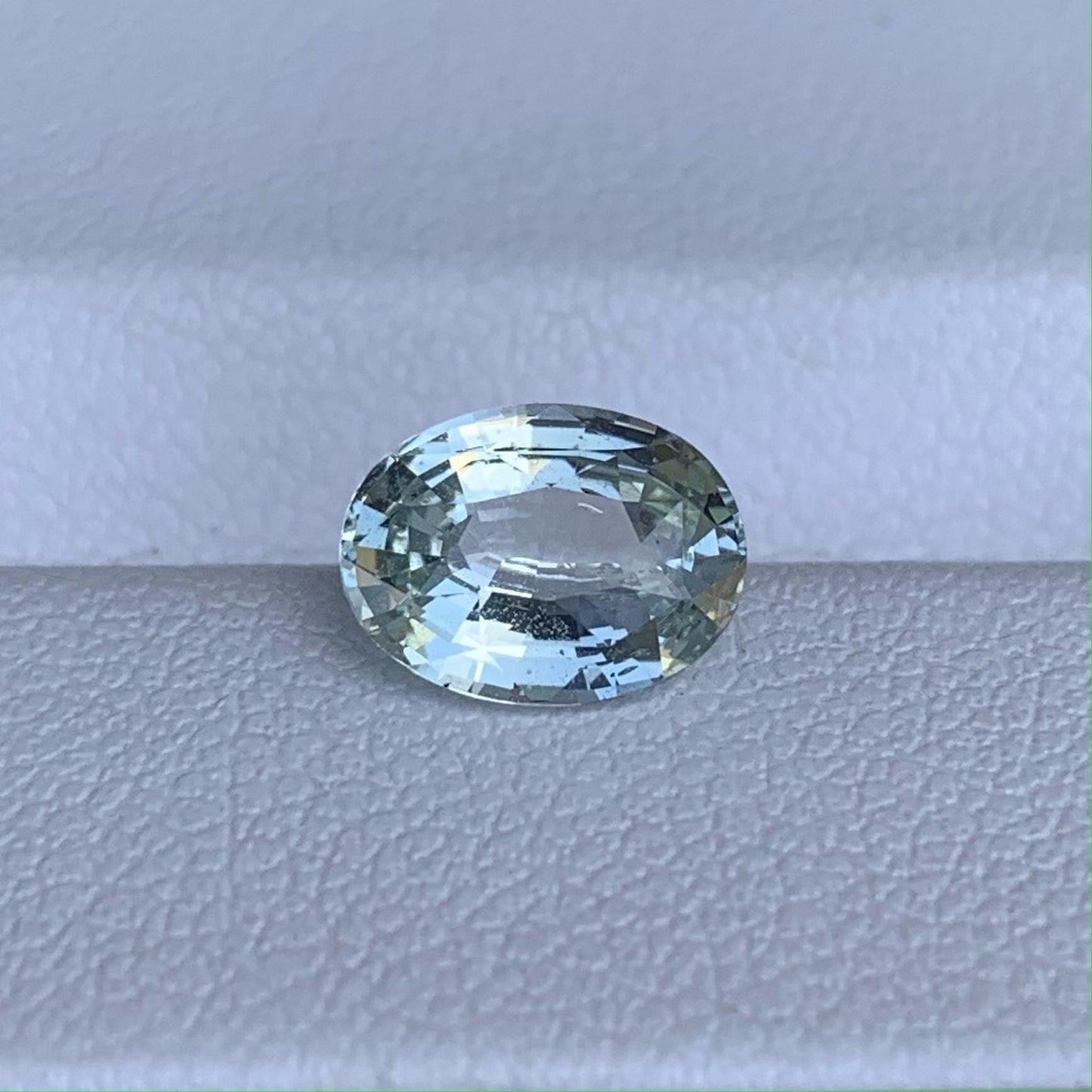 Mint Green Sapphire 1.68ct (UH) - Baza Boutique