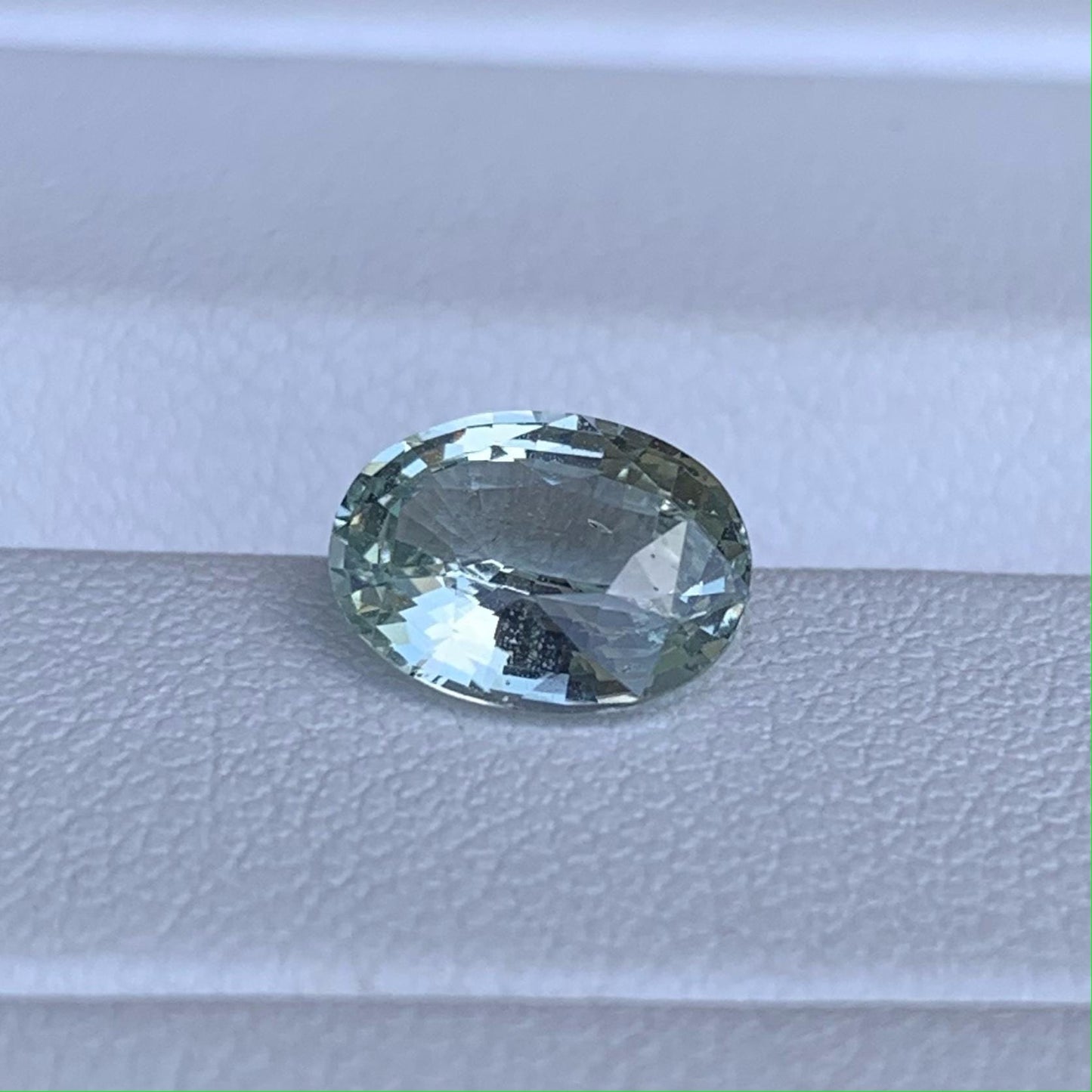 Mint Green Sapphire 1.68ct (UH) - Baza Boutique