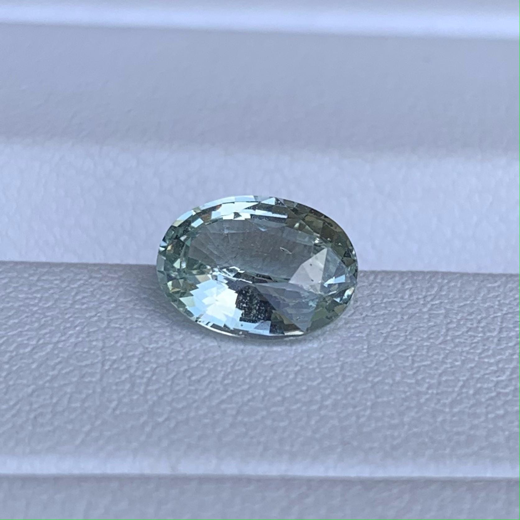 Mint Green Sapphire 1.68ct (UH) - Baza Boutique