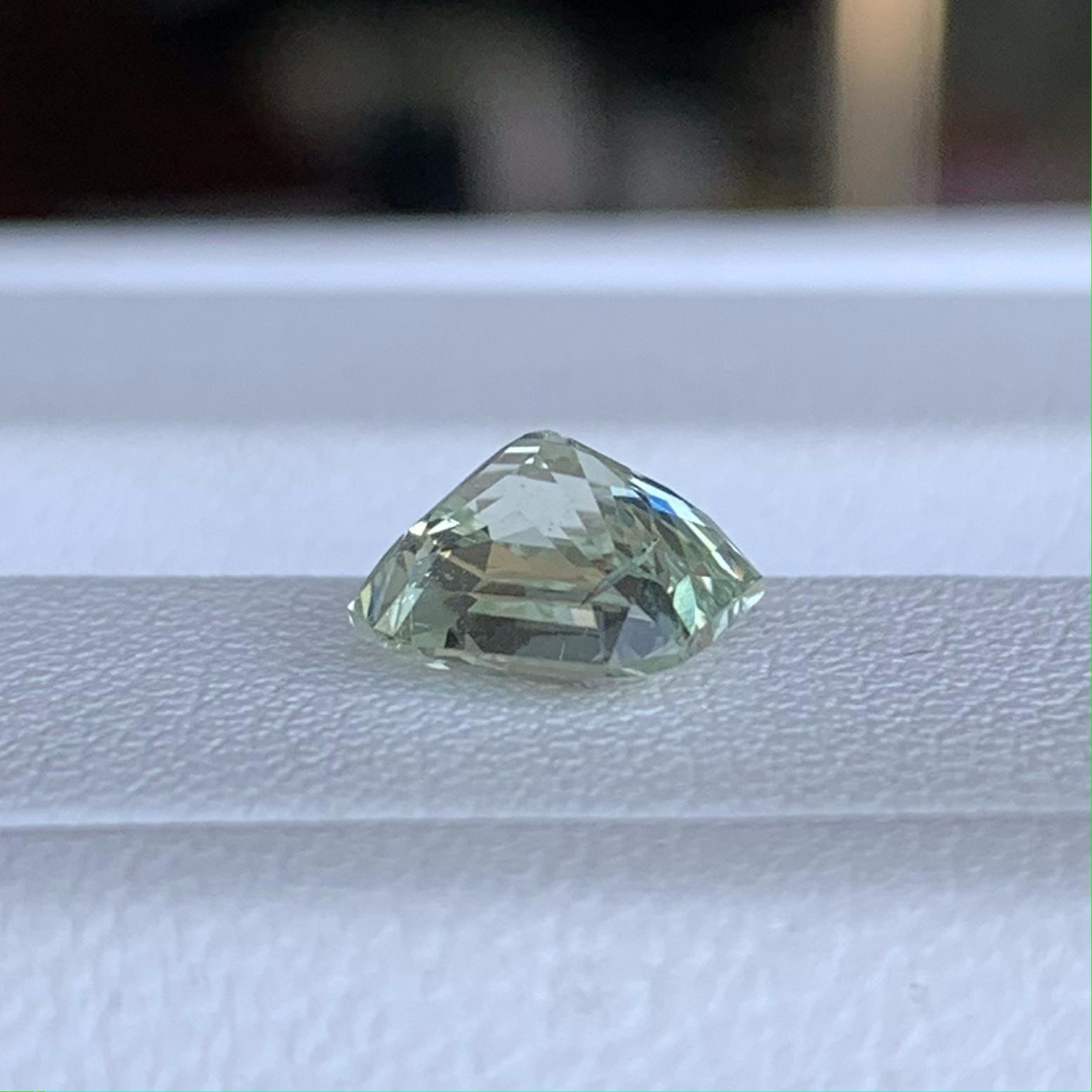 Certified Mint Green Sapphire 1.92ct - (H) - Baza Boutique
