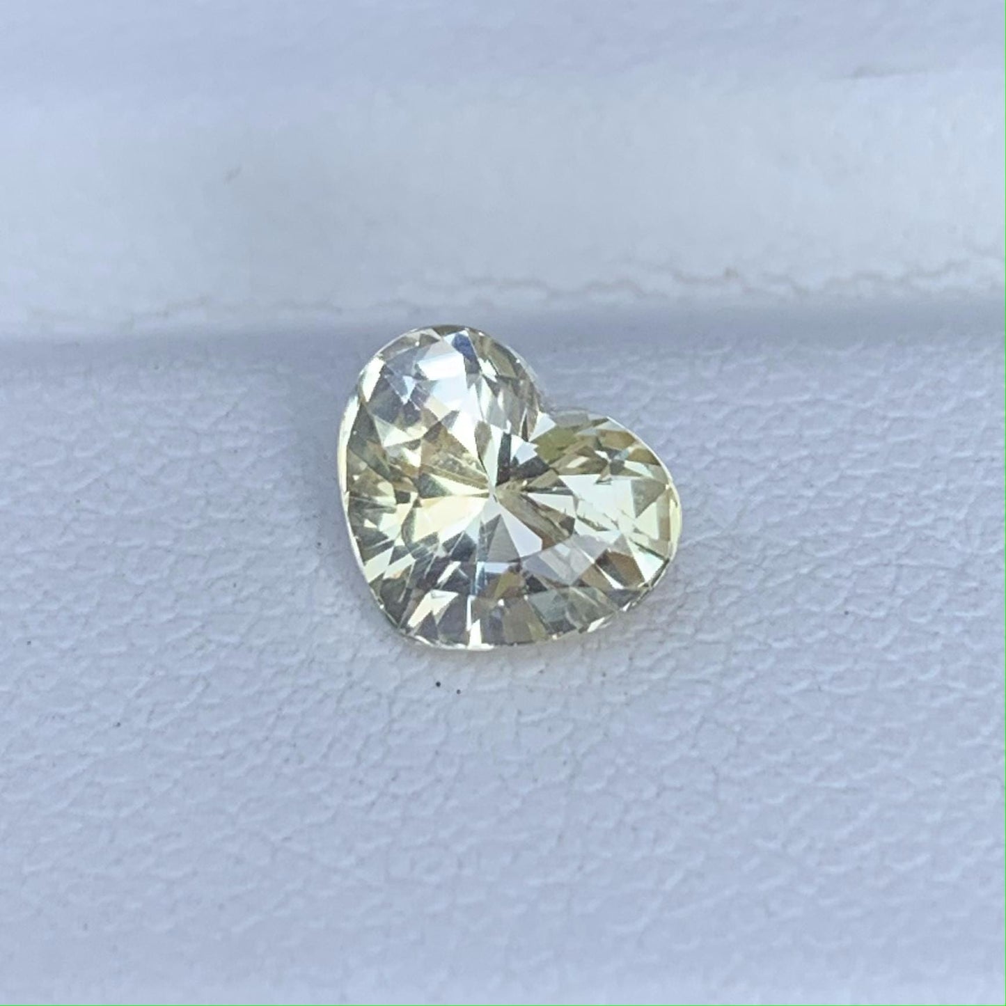 Heart Shaped Natural Yellow Sapphire 1.65ct (H) - Baza Boutique