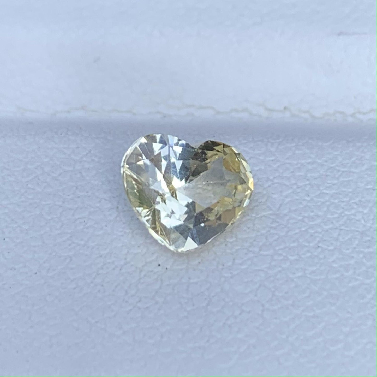Heart Shaped Natural Yellow Sapphire 1.65ct (H) - Baza Boutique