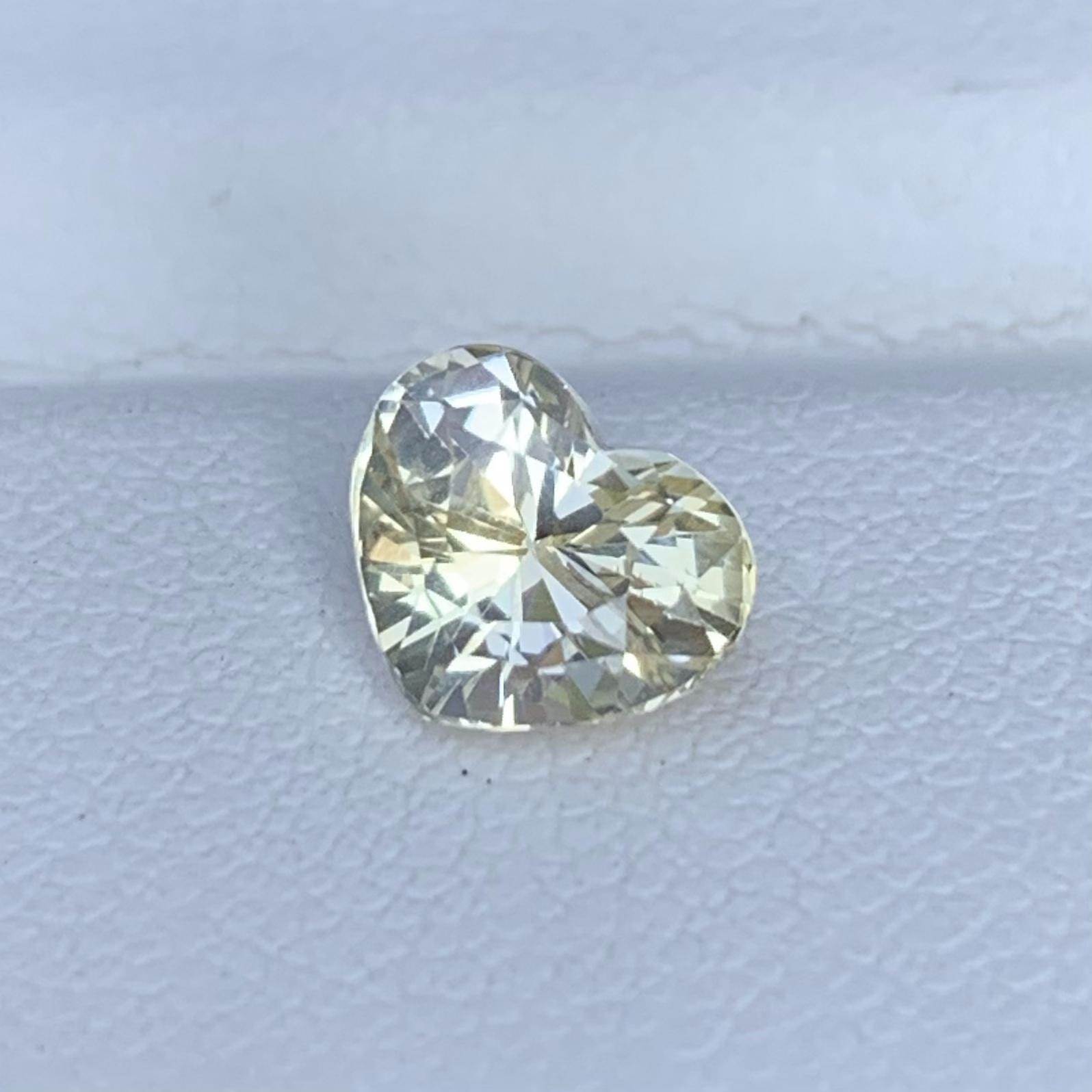 Heart Shaped Natural Yellow Sapphire 1.65ct (H) - Baza Boutique