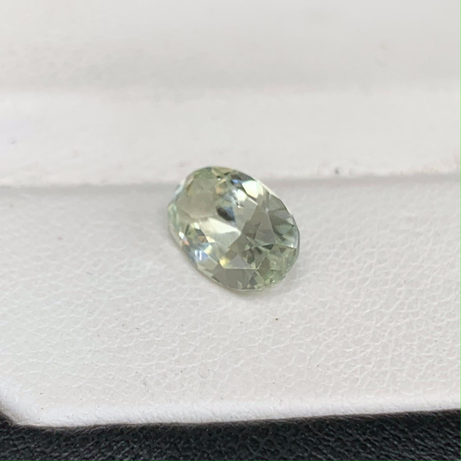 Natural Lemon Green Sapphire 2.01ct (H) - Baza Boutique