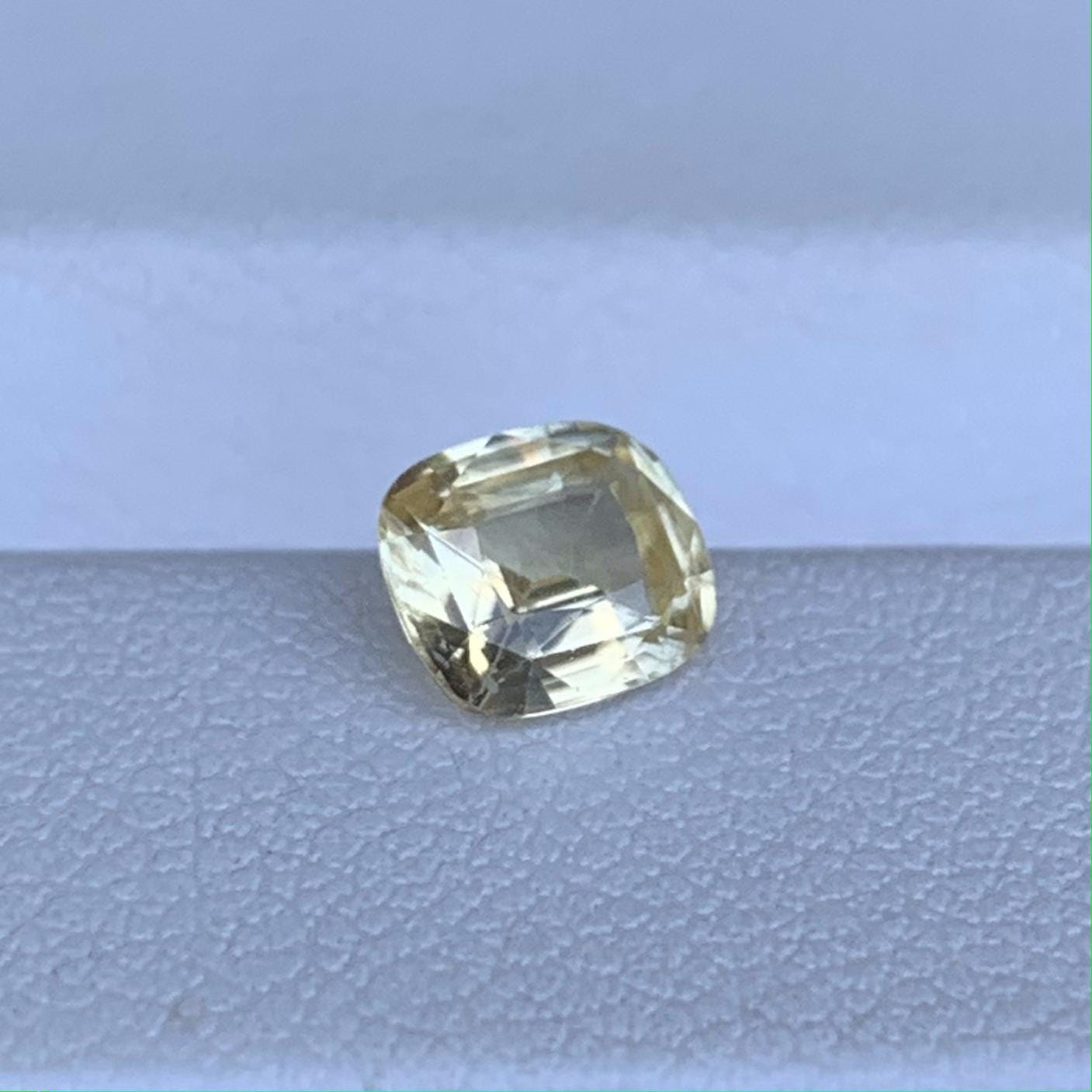 Natural Yellow Sapphire 1.05ct - (UH) - Baza Boutique