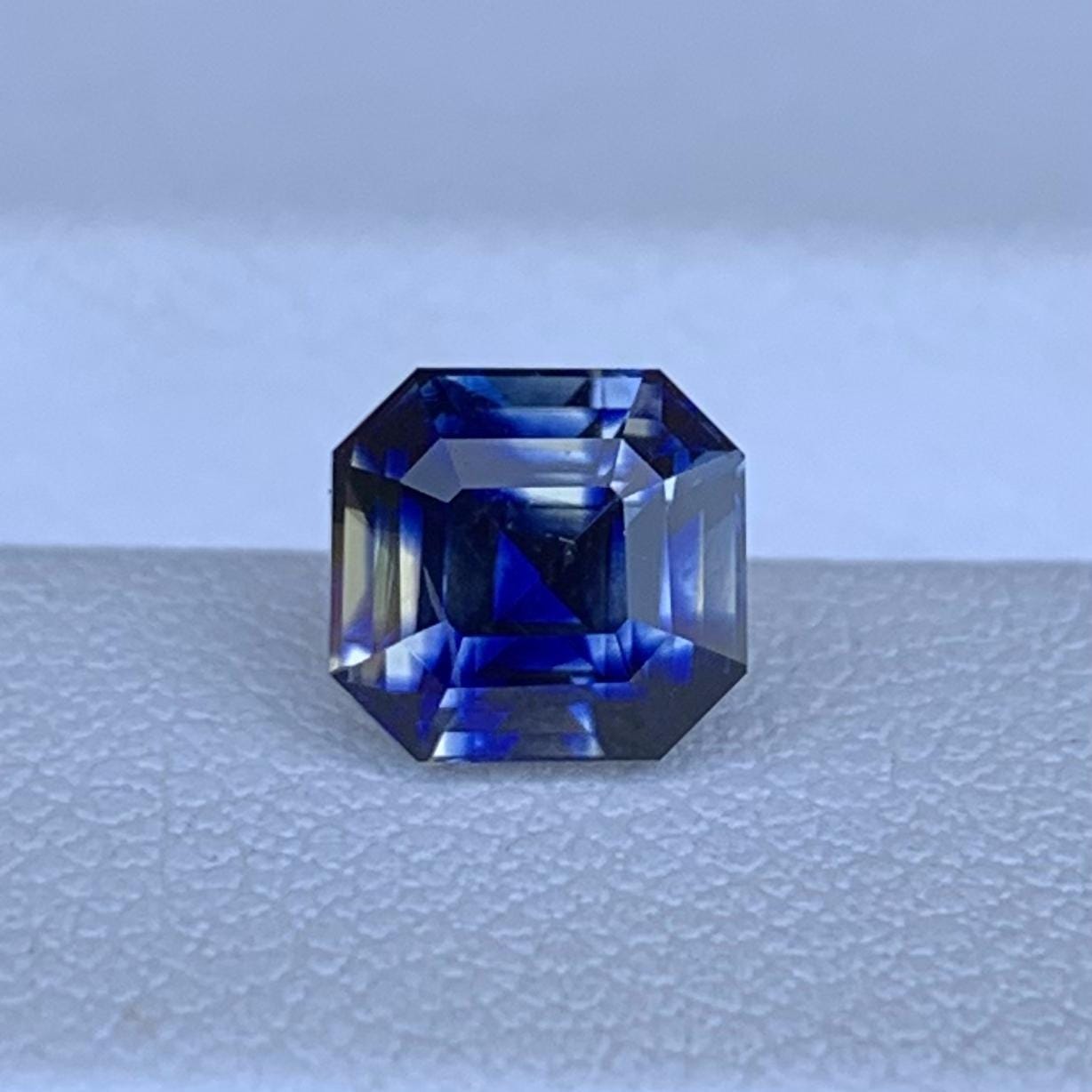 Rare Bi Color Sapphire 1.59ct - (UH) - Baza Boutique