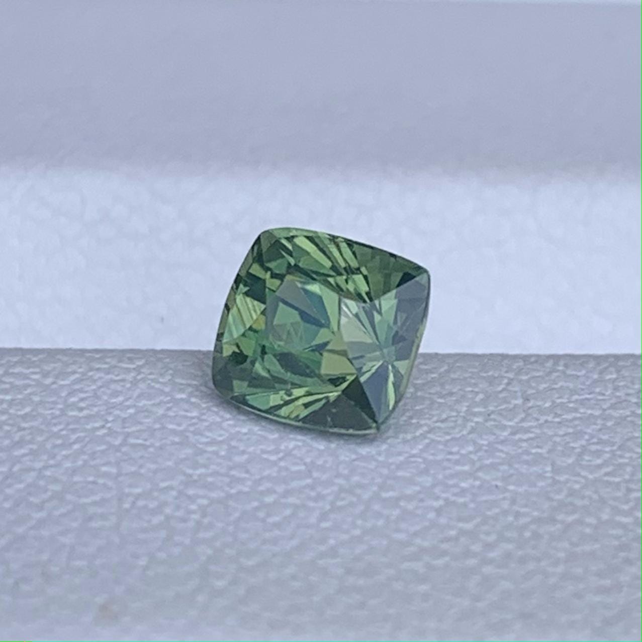 Natural Green Sapphire 1.06ct - (UH) - Baza Boutique