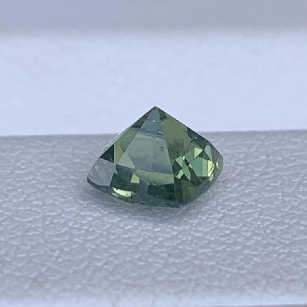 Natural Green Sapphire 1.06ct - (UH) - Baza Boutique