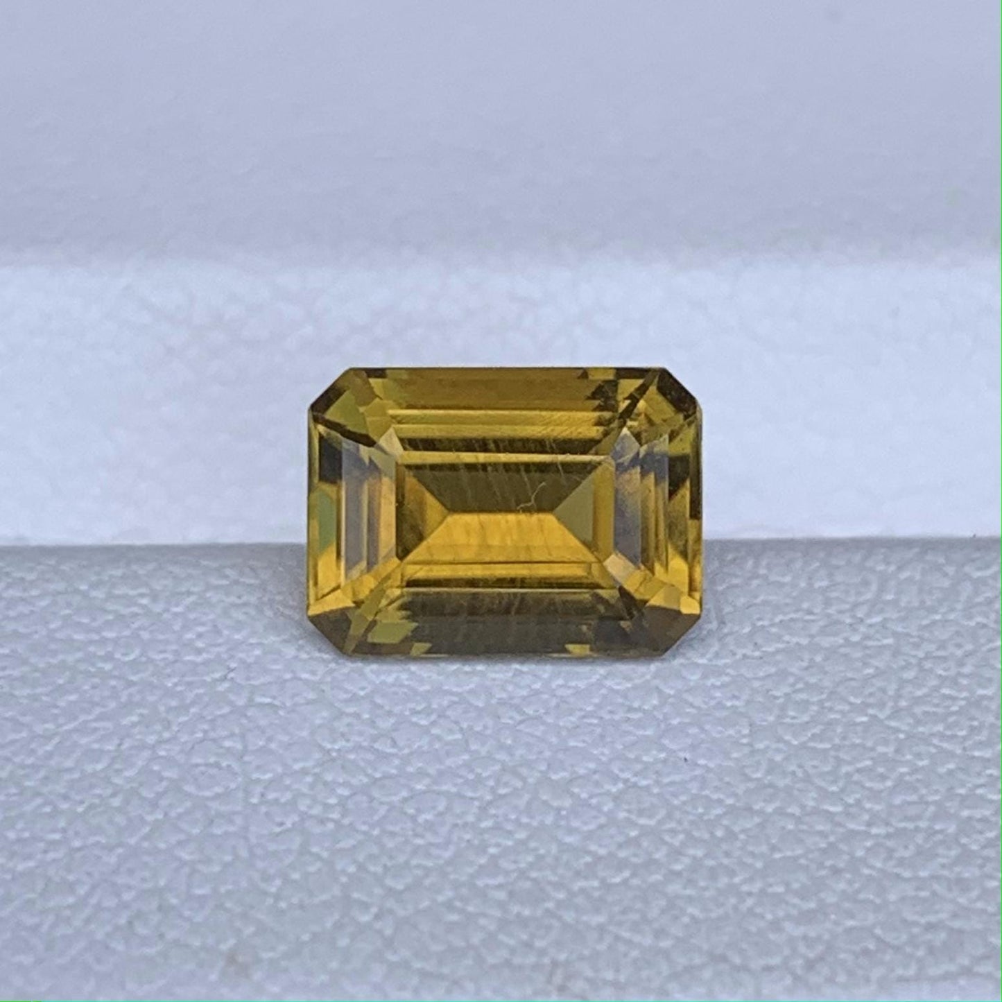 Natural Lemon Yellow Sapphire 1.88ct - (UH) - Baza Boutique