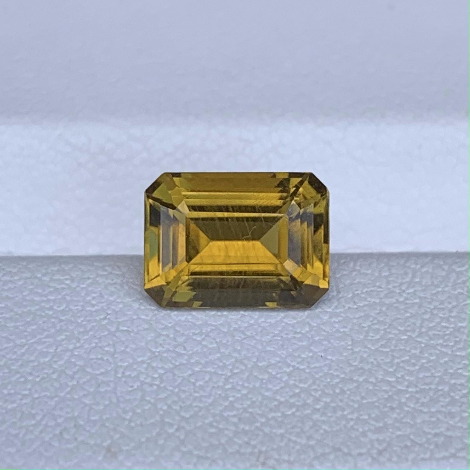 Natural Lemon Yellow Sapphire 1.88ct - (UH) - Baza Boutique