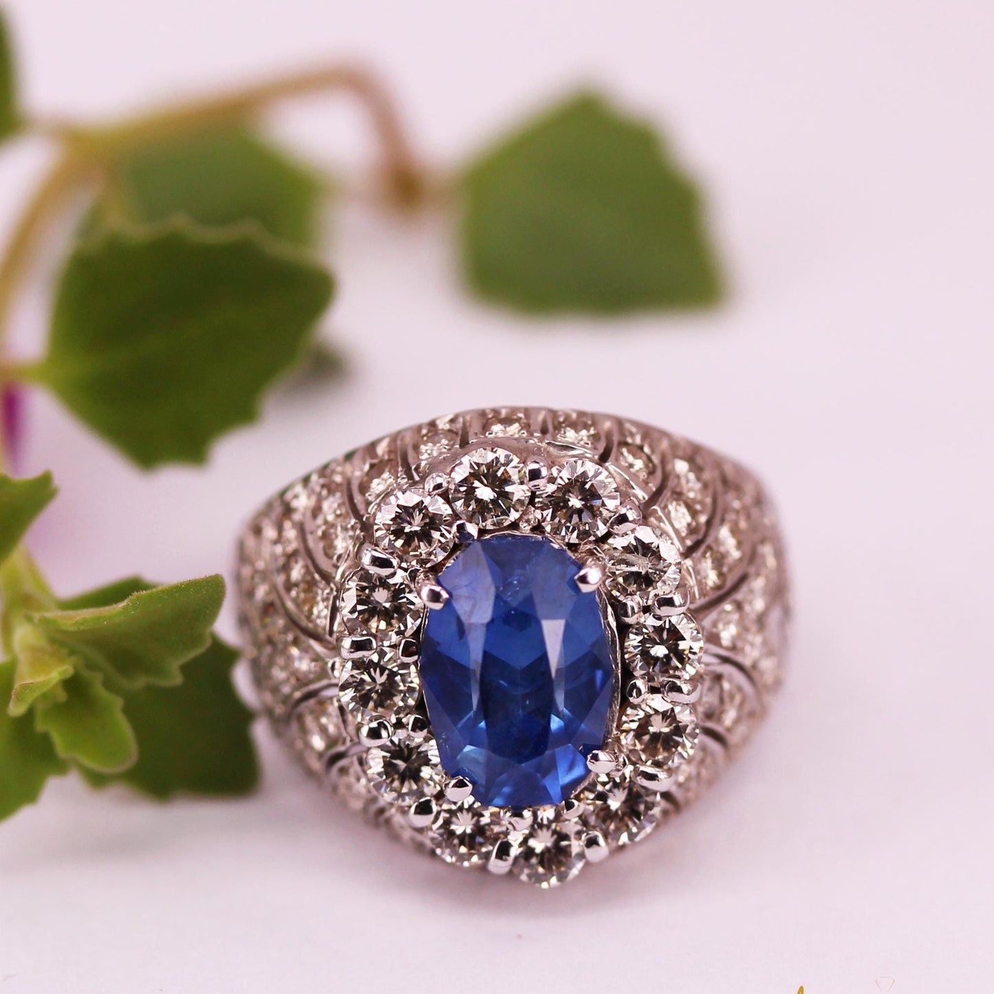Cornflower Blue Sapphire 4.28ct Ring with Natural Diamonds in White Gold
