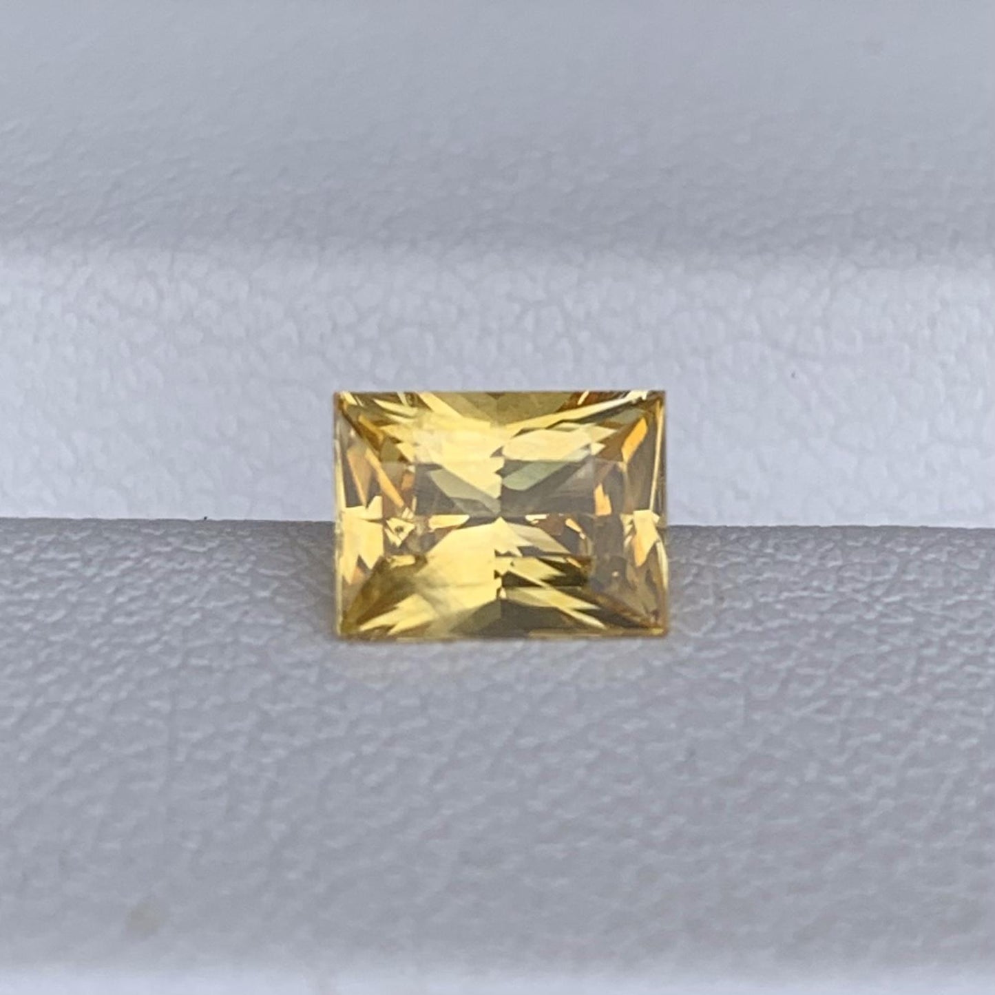 Yellow Sapphire 1.03ct Heated  Natural Loose Gemstone for Jewelry Making - Baza Boutique